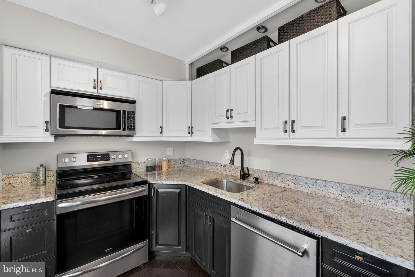 1117 G ST SE, WASHINGTON, District Of Columbia 20003, 4 Bedrooms Bedrooms, 8 Rooms Rooms,3 BathroomsBathrooms,Residential,For sale,1117 G ST SE,DCDC2246858 MLS # DCDC2246858 1117 G ST SE, WASHINGTON, District Of Columbia 20003, 4 Bedrooms Bedrooms, 8 Rooms Rooms,3 BathroomsBathrooms,Residential,For sale,1117 G ST SE,DCDC2246858 MLS # DCDC2246858