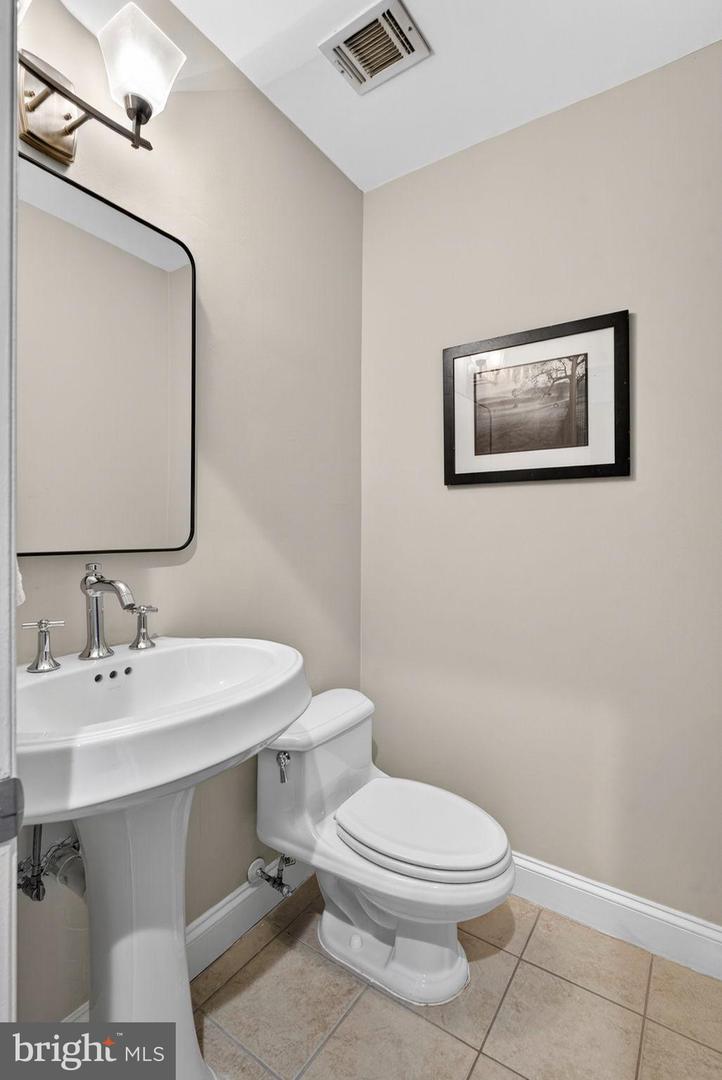 1117 G ST SE, WASHINGTON, District Of Columbia 20003, 4 Bedrooms Bedrooms, 8 Rooms Rooms,3 BathroomsBathrooms,Residential,For sale,1117 G ST SE,DCDC2246858 MLS # DCDC2246858 1117 G ST SE, WASHINGTON, District Of Columbia 20003, 4 Bedrooms Bedrooms, 8 Rooms Rooms,3 BathroomsBathrooms,Residential,For sale,1117 G ST SE,DCDC2246858 MLS # DCDC2246858