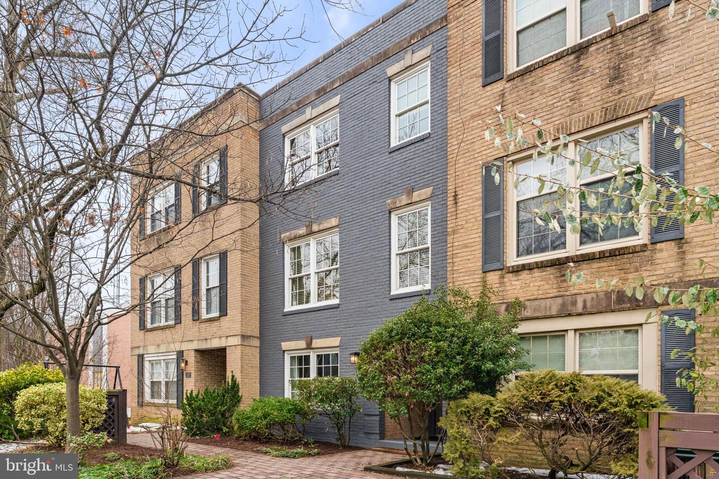 1117 G ST SE, WASHINGTON, District Of Columbia 20003, 4 Bedrooms Bedrooms, 8 Rooms Rooms,3 BathroomsBathrooms,Residential,For sale,1117 G ST SE,DCDC2246858 MLS # DCDC2246858 1117 G ST SE, WASHINGTON, District Of Columbia 20003, 4 Bedrooms Bedrooms, 8 Rooms Rooms,3 BathroomsBathrooms,Residential,For sale,1117 G ST SE,DCDC2246858 MLS # DCDC2246858