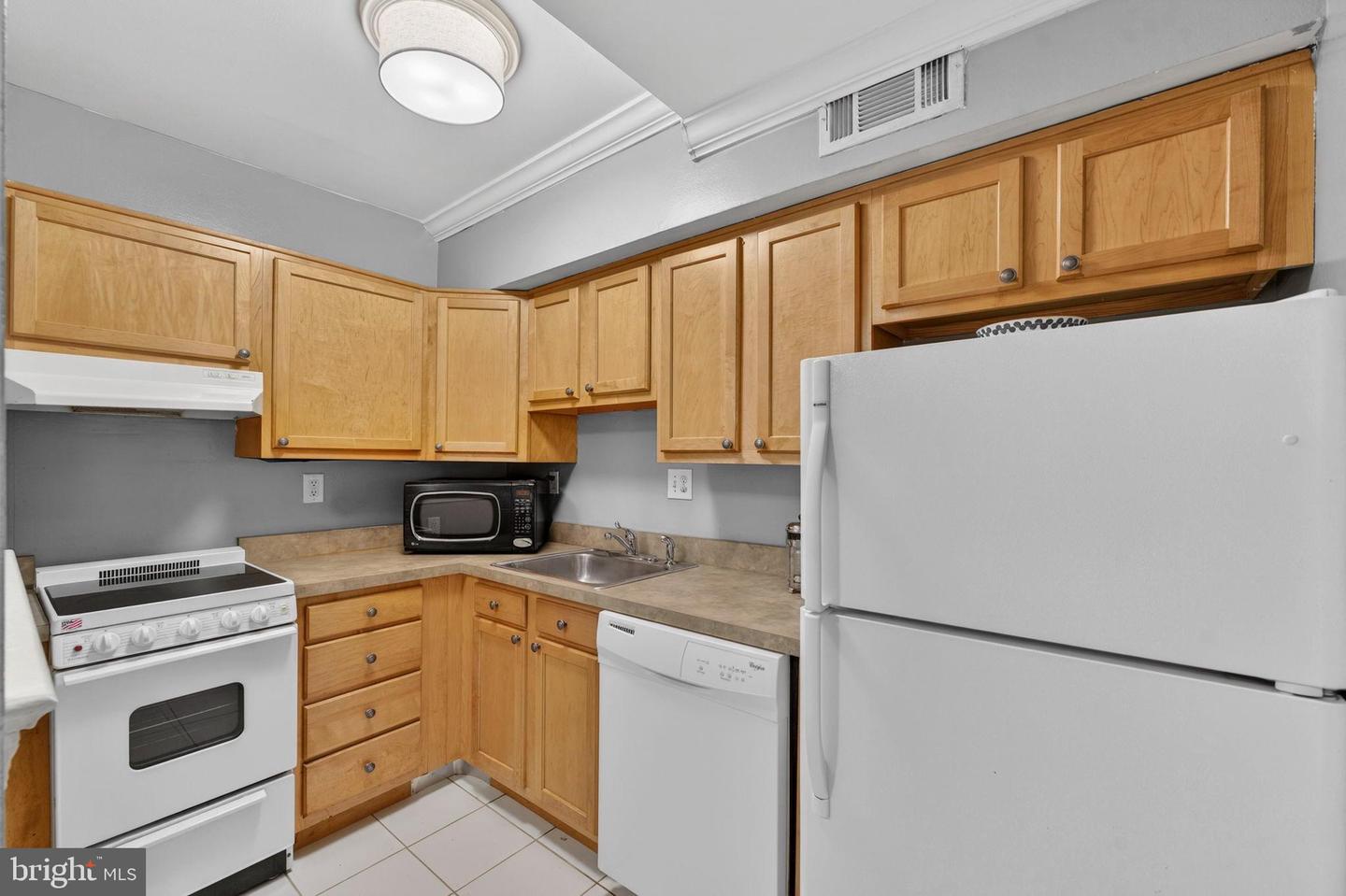 1117 G ST SE, WASHINGTON, District Of Columbia 20003, 4 Bedrooms Bedrooms, 8 Rooms Rooms,3 BathroomsBathrooms,Residential,For sale,1117 G ST SE,DCDC2246858 MLS # DCDC2246858 1117 G ST SE, WASHINGTON, District Of Columbia 20003, 4 Bedrooms Bedrooms, 8 Rooms Rooms,3 BathroomsBathrooms,Residential,For sale,1117 G ST SE,DCDC2246858 MLS # DCDC2246858