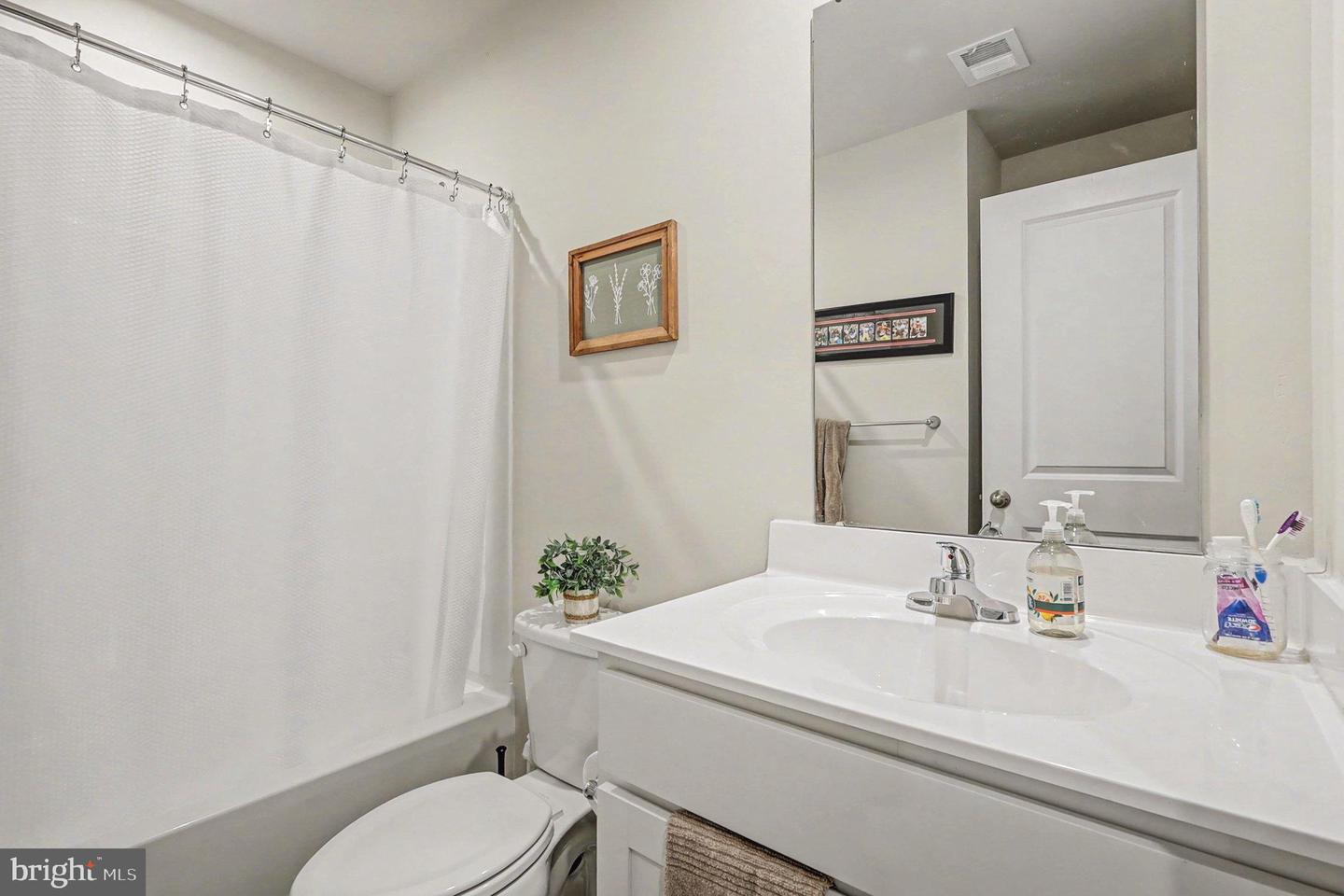 137 KENSINGTON CIR, MIDDLETOWN, Virginia 22645, 3 Bedrooms Bedrooms, ,2 BathroomsBathrooms,Residential,For sale,137 KENSINGTON CIR,VAFV2039674 MLS # VAFV2039674 137 KENSINGTON CIR, MIDDLETOWN, Virginia 22645, 3 Bedrooms Bedrooms, ,2 BathroomsBathrooms,Residential,For sale,137 KENSINGTON CIR,VAFV2039674 MLS # VAFV2039674