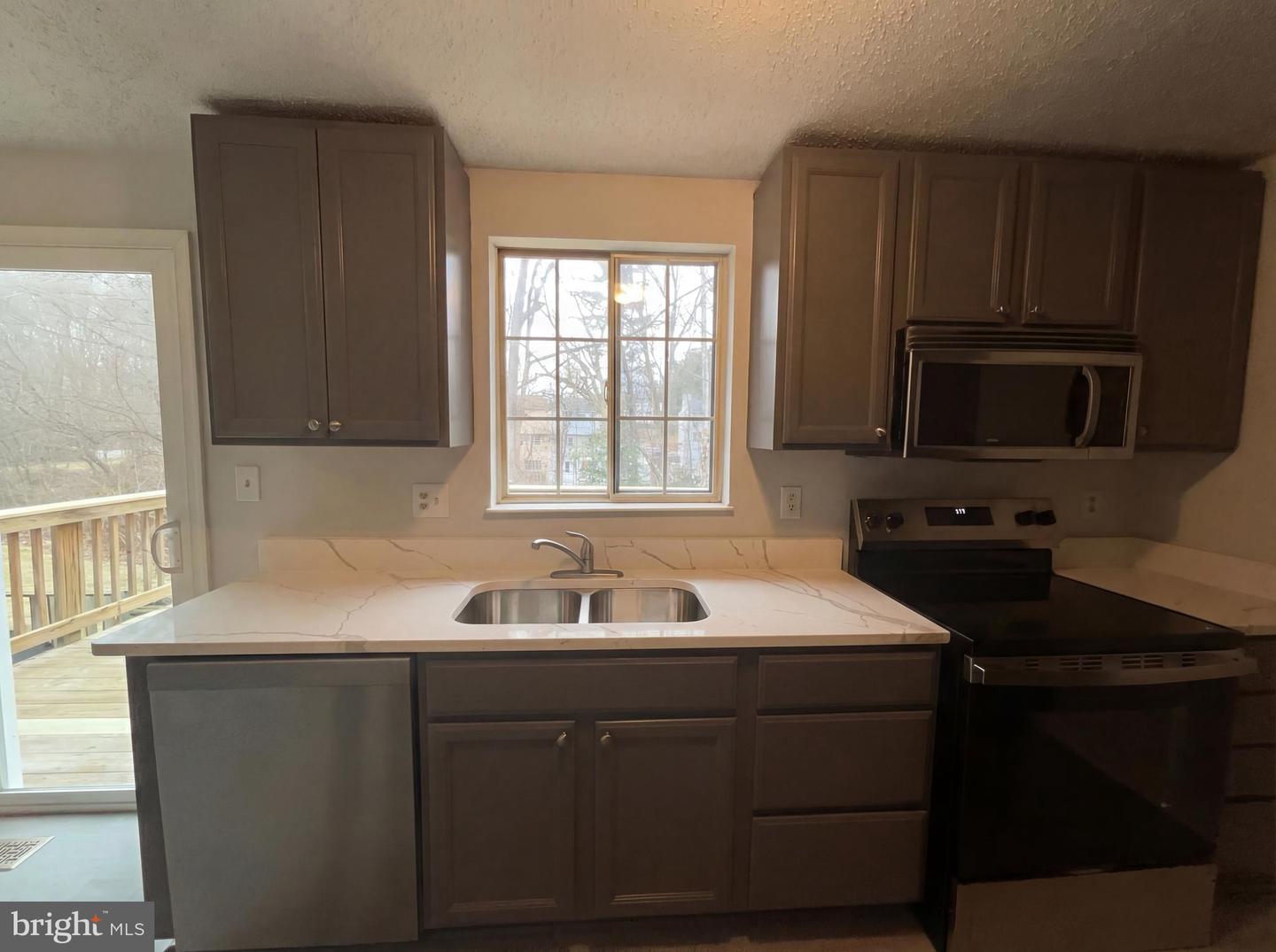 13524 BENTLEY CIR, WOODBRIDGE, Virginia 22192, 3 Bedrooms Bedrooms, ,1 BathroomBathrooms,Residential,For sale,13524 BENTLEY CIR,VAPW2112820 MLS # VAPW2112820