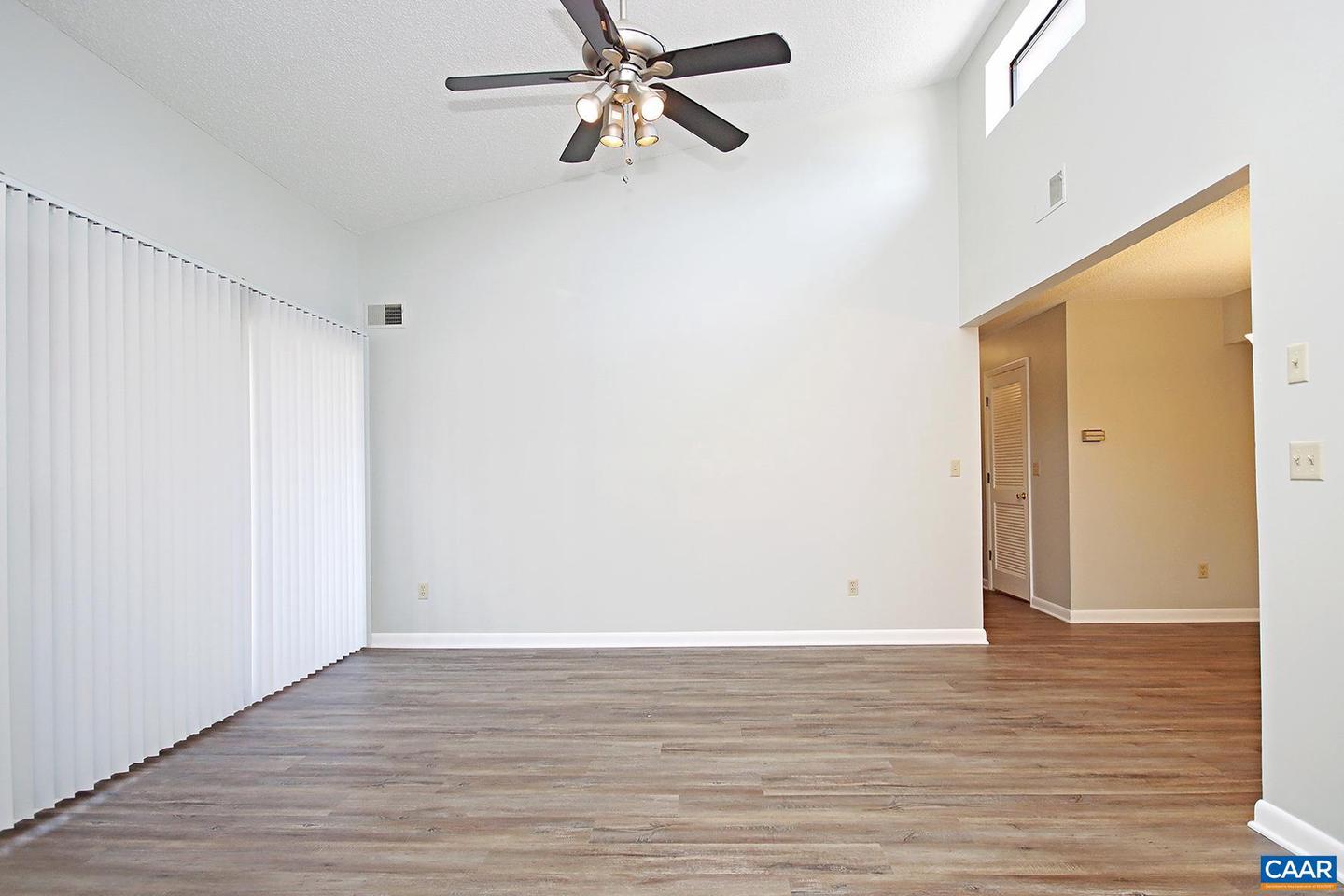 103 TURTLE CREEK RD #9, CHARLOTTESVILLE, Virginia 22901, 2 Bedrooms Bedrooms, ,2 BathroomsBathrooms,Residential,For sale,103 TURTLE CREEK RD #9,673435 MLS # 673435