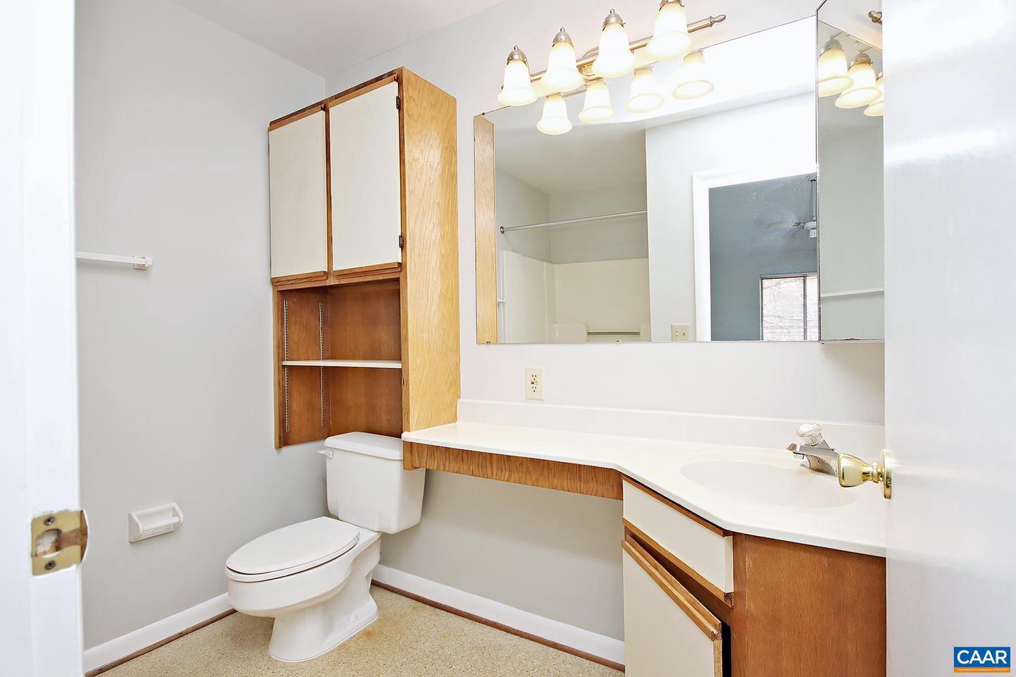 103 TURTLE CREEK RD #9, CHARLOTTESVILLE, Virginia 22901, 2 Bedrooms Bedrooms, ,2 BathroomsBathrooms,Residential,For sale,103 TURTLE CREEK RD #9,673435 MLS # 673435