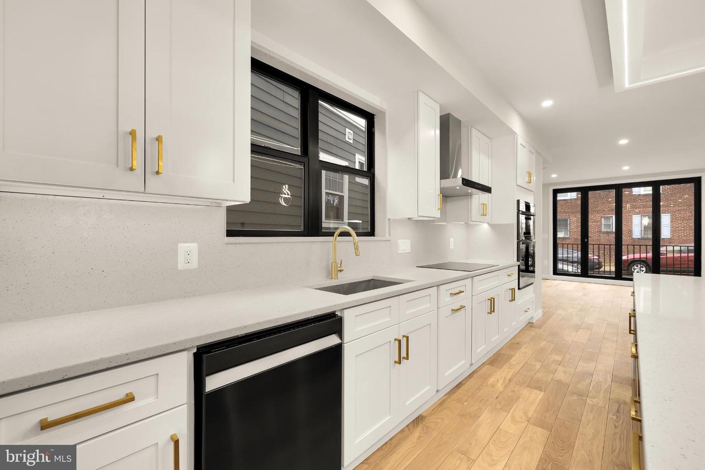 1516 LEVIS ST NE #1, WASHINGTON, District Of Columbia 20002, 4 Bedrooms Bedrooms, 8 Rooms Rooms,4 BathroomsBathrooms,Residential,For sale,1516 LEVIS ST NE #1,DCDC2246878 MLS # DCDC2246878