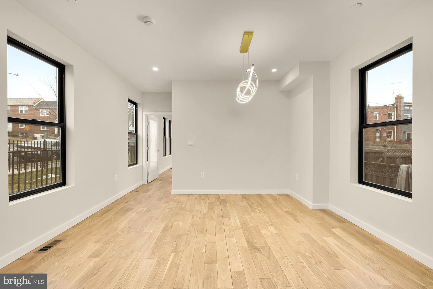 1516 LEVIS ST NE #1, WASHINGTON, District Of Columbia 20002, 4 Bedrooms Bedrooms, 8 Rooms Rooms,4 BathroomsBathrooms,Residential,For sale,1516 LEVIS ST NE #1,DCDC2246878 MLS # DCDC2246878