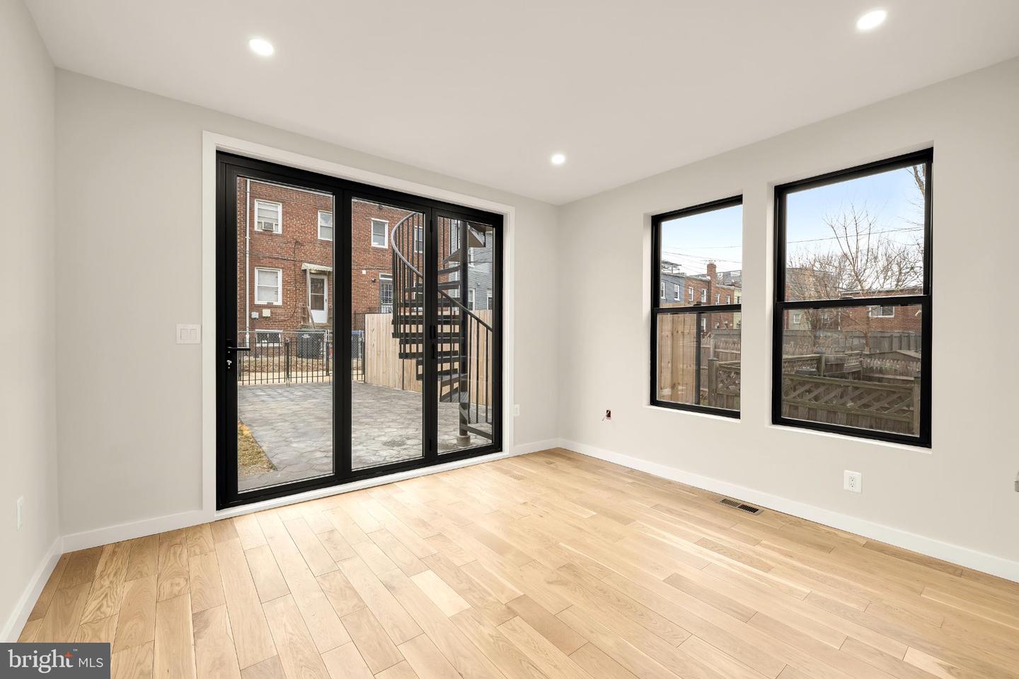 1516 LEVIS ST NE #1, WASHINGTON, District Of Columbia 20002, 4 Bedrooms Bedrooms, 8 Rooms Rooms,4 BathroomsBathrooms,Residential,For sale,1516 LEVIS ST NE #1,DCDC2246878 MLS # DCDC2246878