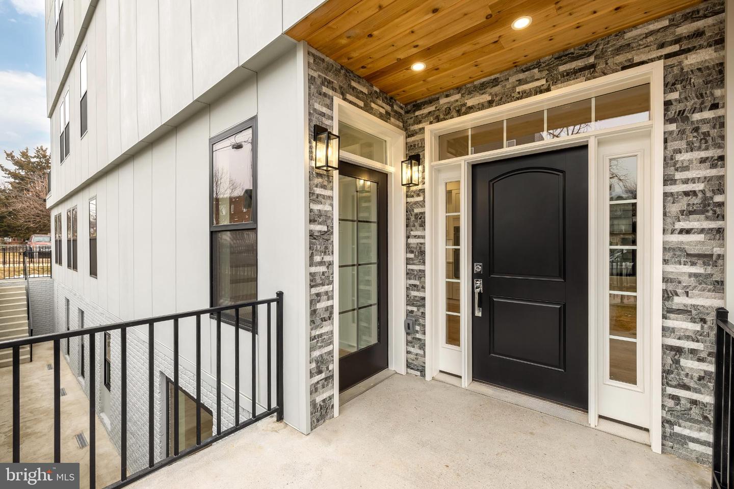 1516 LEVIS ST NE #1, WASHINGTON, District Of Columbia 20002, 4 Bedrooms Bedrooms, 8 Rooms Rooms,4 BathroomsBathrooms,Residential,For sale,1516 LEVIS ST NE #1,DCDC2246878 MLS # DCDC2246878