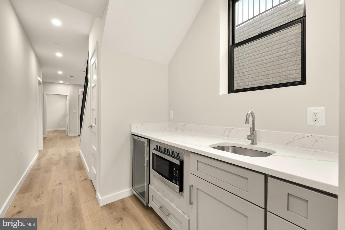 1516 LEVIS ST NE #1, WASHINGTON, District Of Columbia 20002, 4 Bedrooms Bedrooms, 8 Rooms Rooms,4 BathroomsBathrooms,Residential,For sale,1516 LEVIS ST NE #1,DCDC2246878 MLS # DCDC2246878