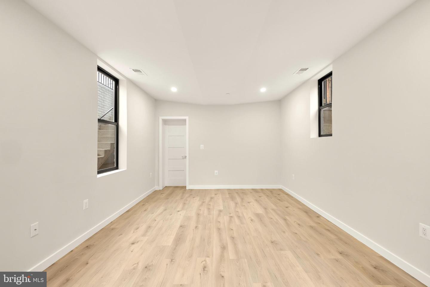 1516 LEVIS ST NE #1, WASHINGTON, District Of Columbia 20002, 4 Bedrooms Bedrooms, 8 Rooms Rooms,4 BathroomsBathrooms,Residential,For sale,1516 LEVIS ST NE #1,DCDC2246878 MLS # DCDC2246878