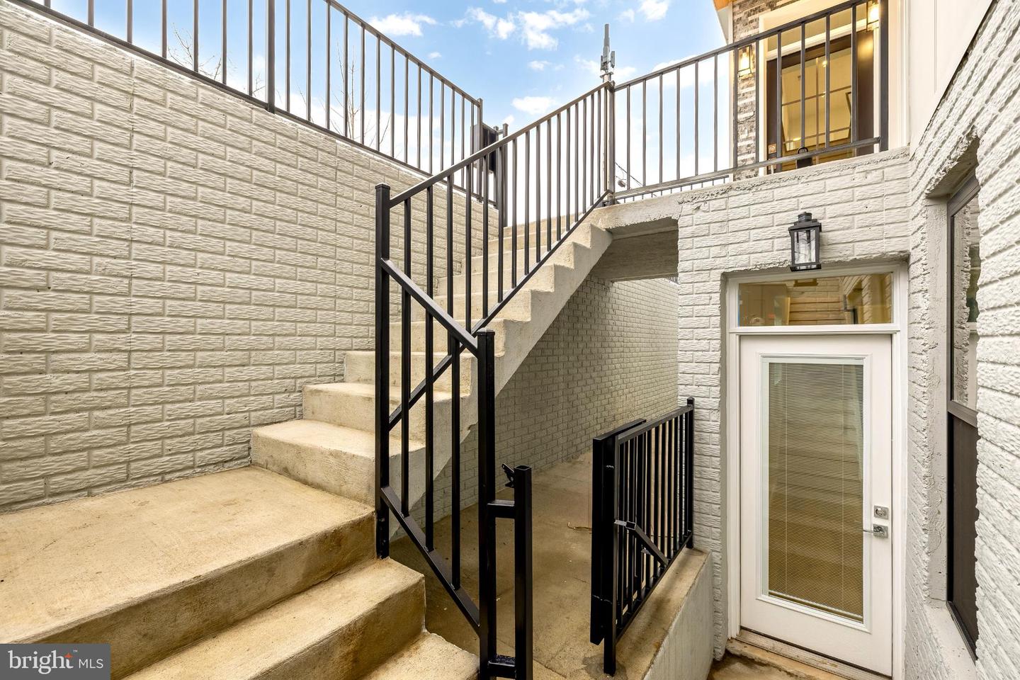 1516 LEVIS ST NE #1, WASHINGTON, District Of Columbia 20002, 4 Bedrooms Bedrooms, 8 Rooms Rooms,4 BathroomsBathrooms,Residential,For sale,1516 LEVIS ST NE #1,DCDC2246878 MLS # DCDC2246878