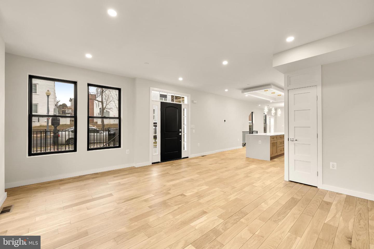 1516 LEVIS ST NE #1, WASHINGTON, District Of Columbia 20002, 4 Bedrooms Bedrooms, 8 Rooms Rooms,4 BathroomsBathrooms,Residential,For sale,1516 LEVIS ST NE #1,DCDC2246878 MLS # DCDC2246878