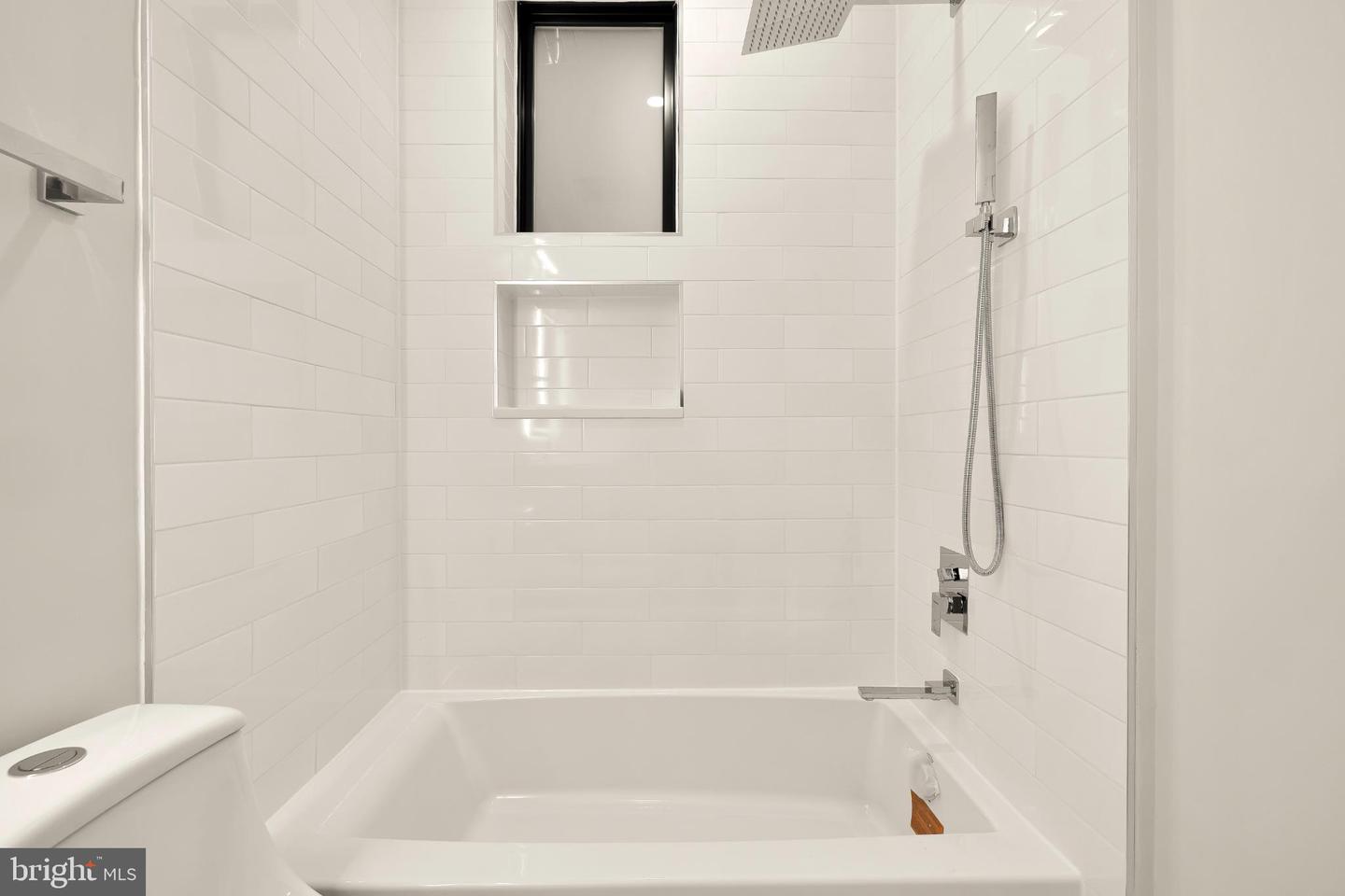 1516 LEVIS ST NE #1, WASHINGTON, District Of Columbia 20002, 4 Bedrooms Bedrooms, 8 Rooms Rooms,4 BathroomsBathrooms,Residential,For sale,1516 LEVIS ST NE #1,DCDC2246878 MLS # DCDC2246878