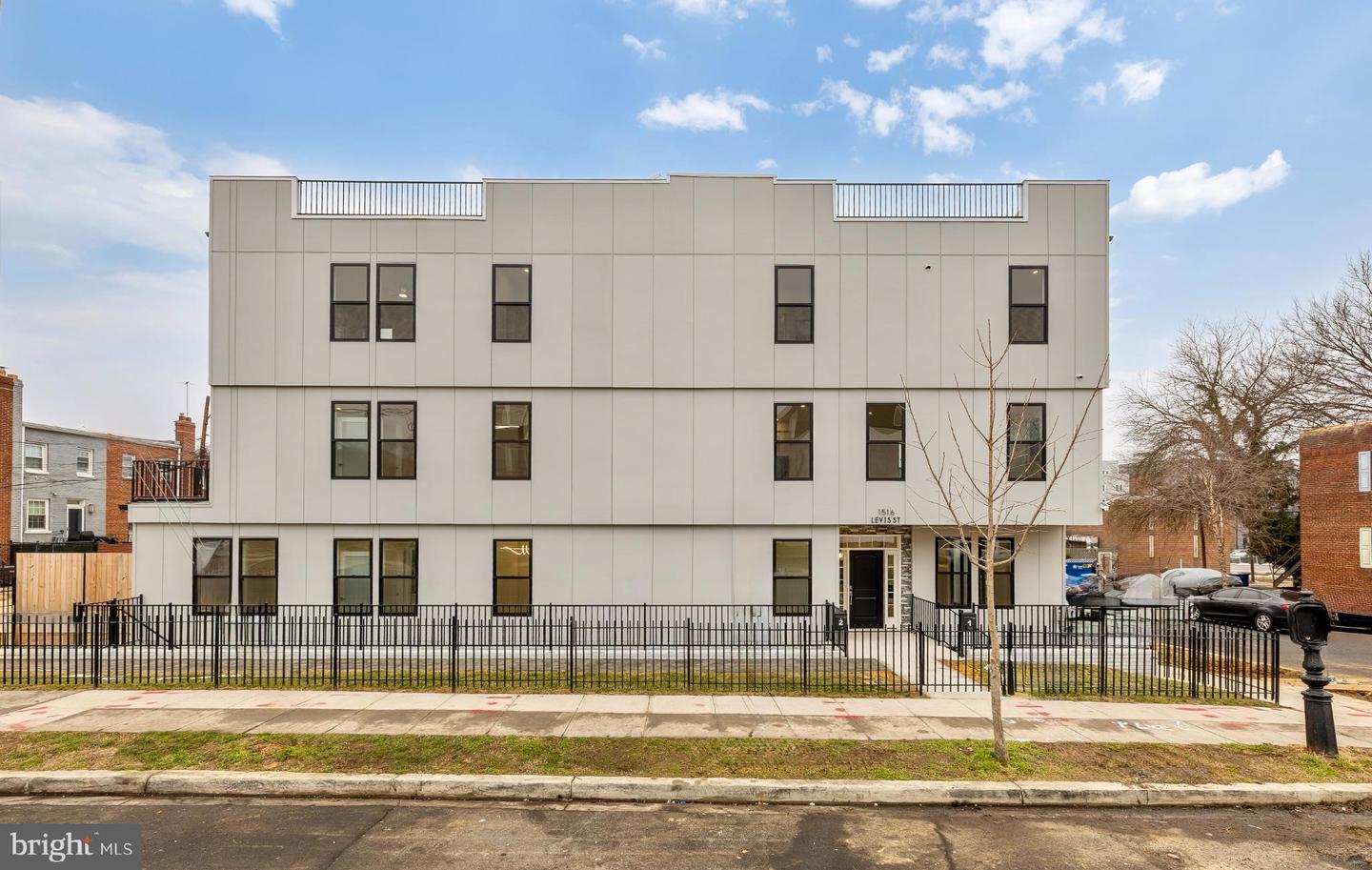 1516 LEVIS ST NE #1, WASHINGTON, District Of Columbia 20002, 4 Bedrooms Bedrooms, 8 Rooms Rooms,4 BathroomsBathrooms,Residential,For sale,1516 LEVIS ST NE #1,DCDC2246878 MLS # DCDC2246878