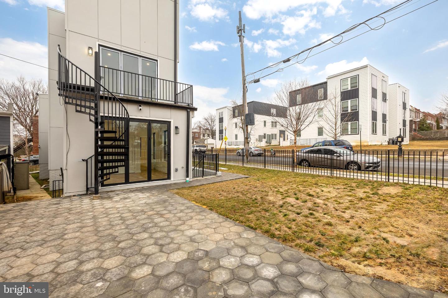 1516 LEVIS ST NE #1, WASHINGTON, District Of Columbia 20002, 4 Bedrooms Bedrooms, 8 Rooms Rooms,4 BathroomsBathrooms,Residential,For sale,1516 LEVIS ST NE #1,DCDC2246878 MLS # DCDC2246878