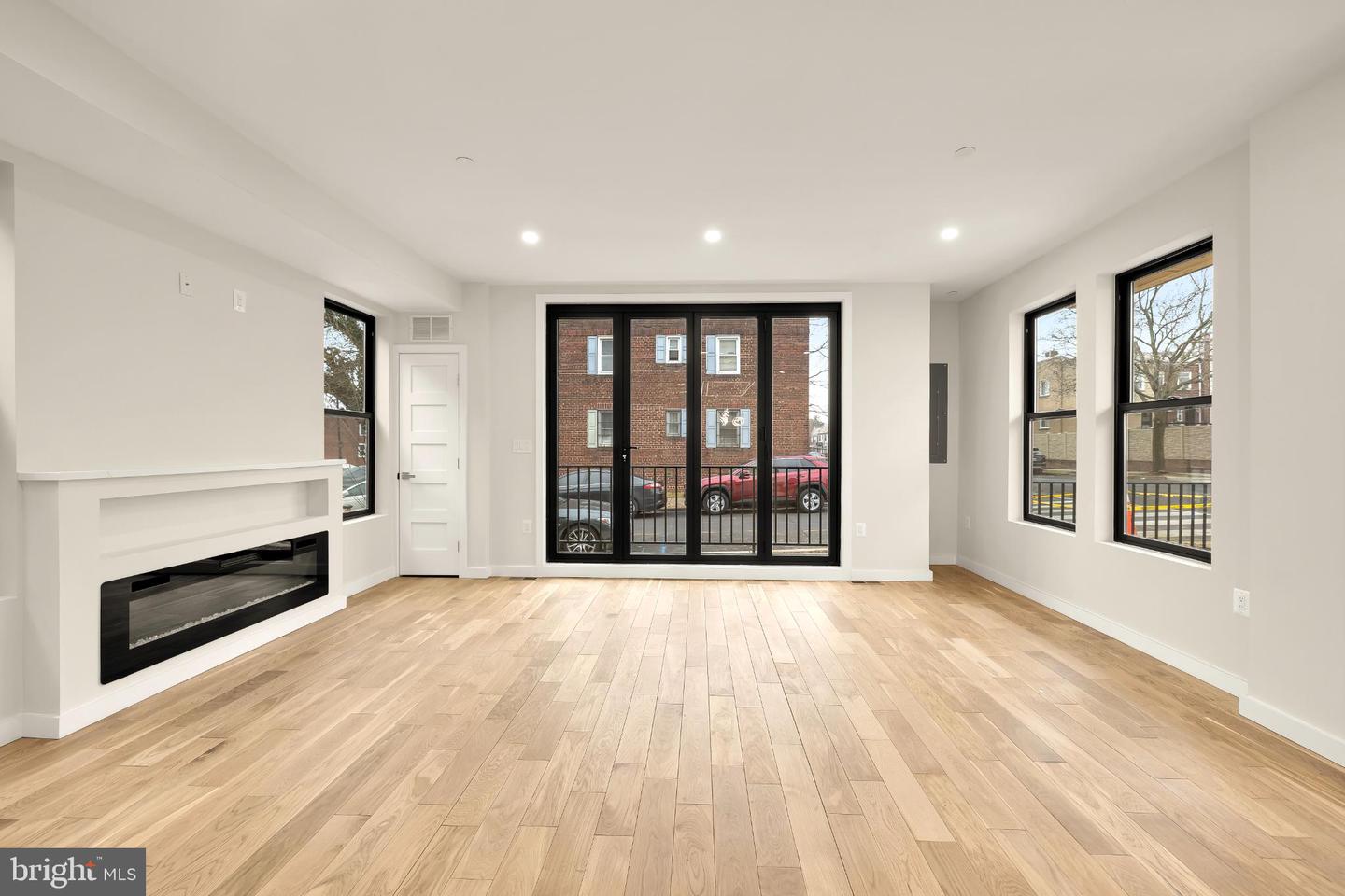 1516 LEVIS ST NE #1, WASHINGTON, District Of Columbia 20002, 4 Bedrooms Bedrooms, 8 Rooms Rooms,4 BathroomsBathrooms,Residential,For sale,1516 LEVIS ST NE #1,DCDC2246878 MLS # DCDC2246878