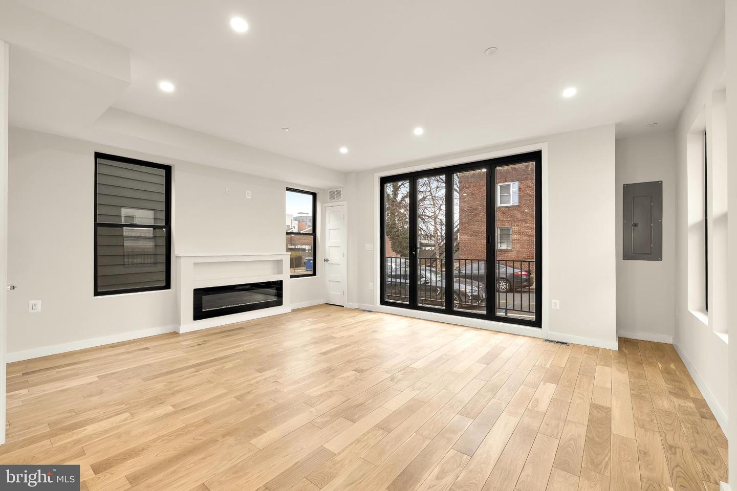 1516 LEVIS ST NE #1, WASHINGTON, District Of Columbia 20002, 4 Bedrooms Bedrooms, 8 Rooms Rooms,4 BathroomsBathrooms,Residential,For sale,1516 LEVIS ST NE #1,DCDC2246878 MLS # DCDC2246878