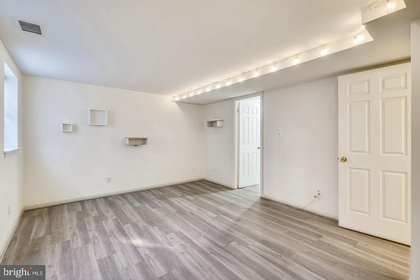 603 BASHFORD LN #1, ALEXANDRIA, Virginia 22314, 2 Bedrooms Bedrooms, ,2 BathroomsBathrooms,Residential,For sale,603 BASHFORD LN #1,VAAX2054310 MLS # VAAX2054310