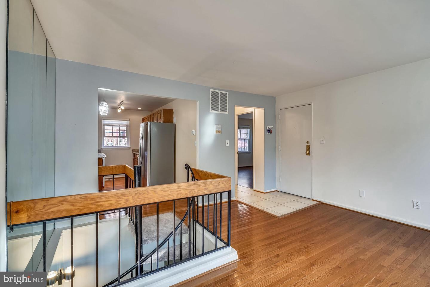 603 BASHFORD LN #1, ALEXANDRIA, Virginia 22314, 2 Bedrooms Bedrooms, ,2 BathroomsBathrooms,Residential,For sale,603 BASHFORD LN #1,VAAX2054310 MLS # VAAX2054310