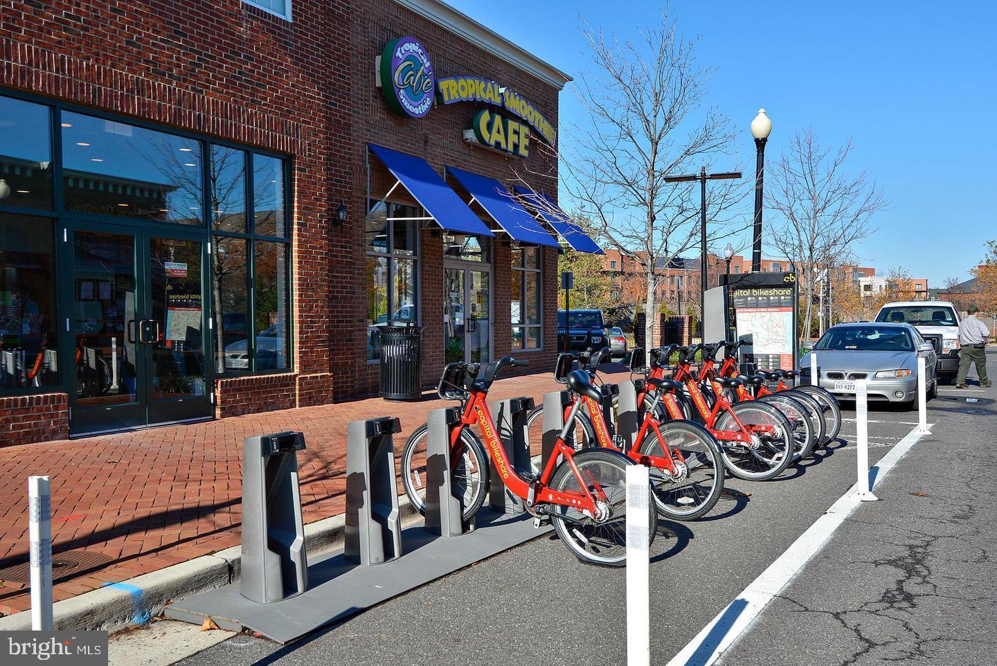 603 BASHFORD LN #1, ALEXANDRIA, Virginia 22314, 2 Bedrooms Bedrooms, ,2 BathroomsBathrooms,Residential,For sale,603 BASHFORD LN #1,VAAX2054310 MLS # VAAX2054310