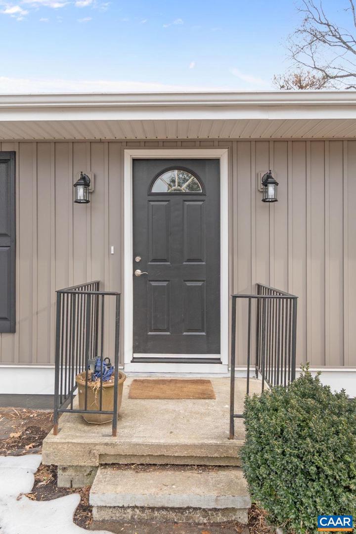 115 DEERWOOD DR, CHARLOTTESVILLE, Virginia 22911, 3 Bedrooms Bedrooms, ,3 BathroomsBathrooms,Residential,For sale,115 DEERWOOD DR,673454 MLS # 673454 115 DEERWOOD DR, CHARLOTTESVILLE, Virginia 22911, 3 Bedrooms Bedrooms, ,3 BathroomsBathrooms,Residential,For sale,115 DEERWOOD DR,673454 MLS # 673454