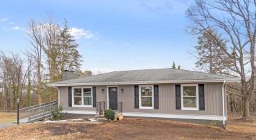 115 DEERWOOD DR, CHARLOTTESVILLE, Virginia 22911, 3 Bedrooms Bedrooms, ,3 BathroomsBathrooms,Residential,For sale,115 DEERWOOD DR,673454 MLS # 673454