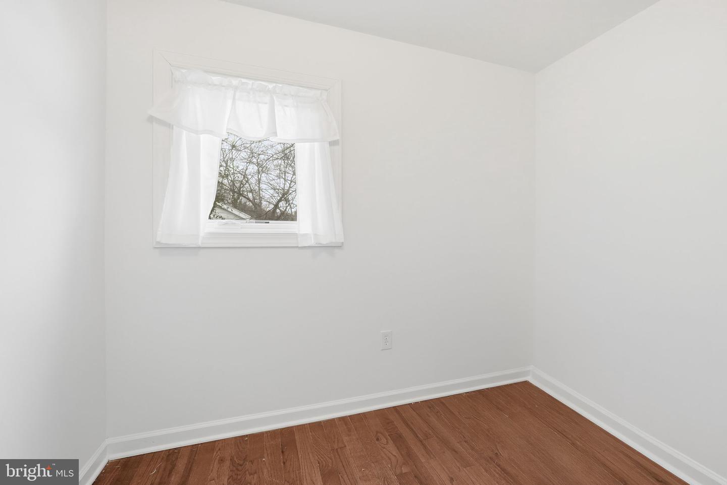 10911 MAPLE ST, FAIRFAX, Virginia 22030, 4 Bedrooms Bedrooms, 10 Rooms Rooms,1 BathroomBathrooms,Residential,For sale,10911 MAPLE ST,VAFC2007100 MLS # VAFC2007100