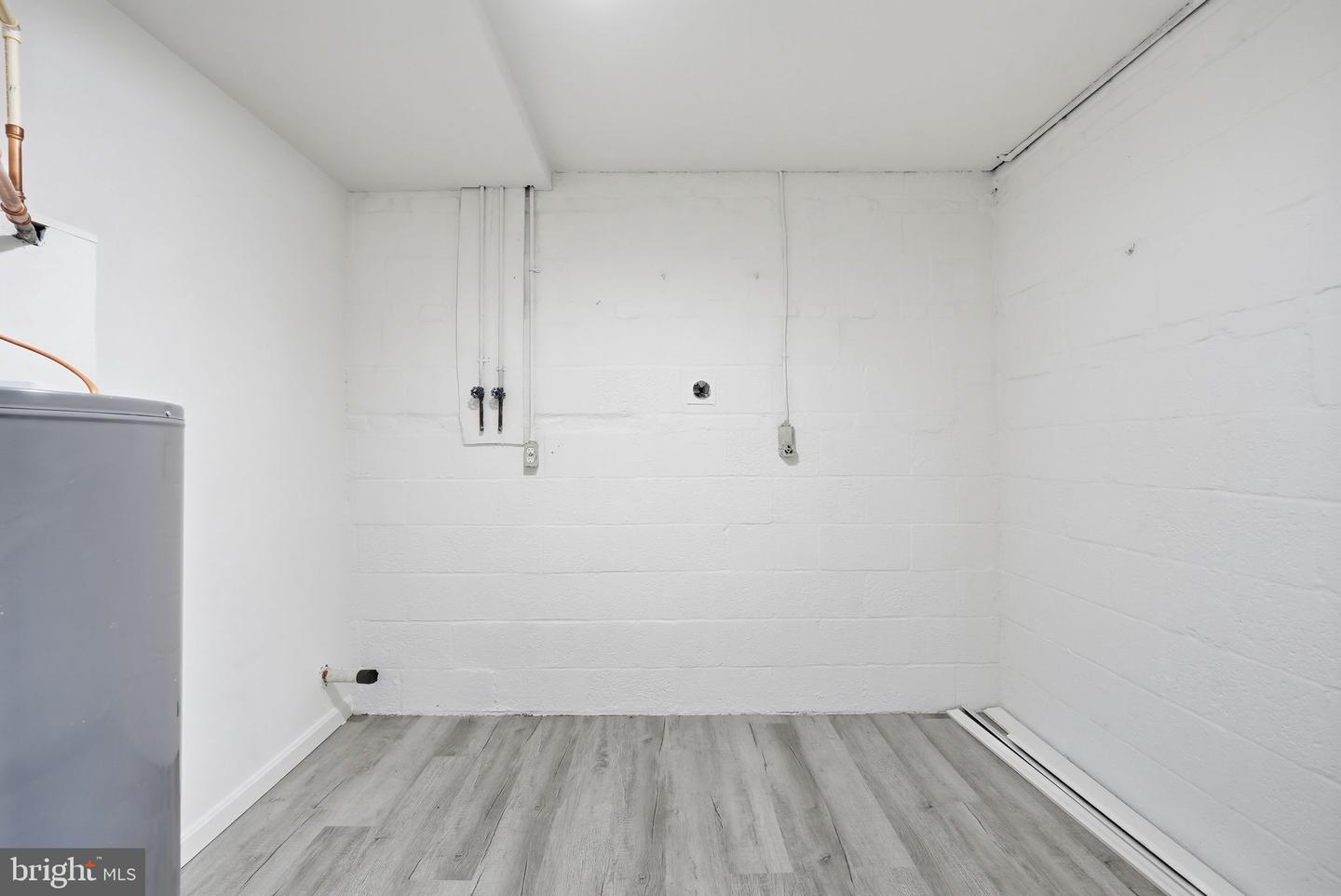 10911 MAPLE ST, FAIRFAX, Virginia 22030, 4 Bedrooms Bedrooms, 10 Rooms Rooms,1 BathroomBathrooms,Residential,For sale,10911 MAPLE ST,VAFC2007100 MLS # VAFC2007100