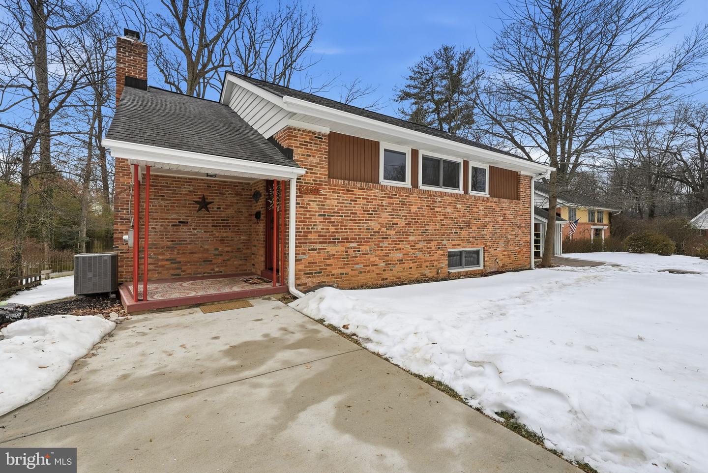 10911 MAPLE ST, FAIRFAX, Virginia 22030, 4 Bedrooms Bedrooms, 10 Rooms Rooms,1 BathroomBathrooms,Residential,For sale,10911 MAPLE ST,VAFC2007100 MLS # VAFC2007100