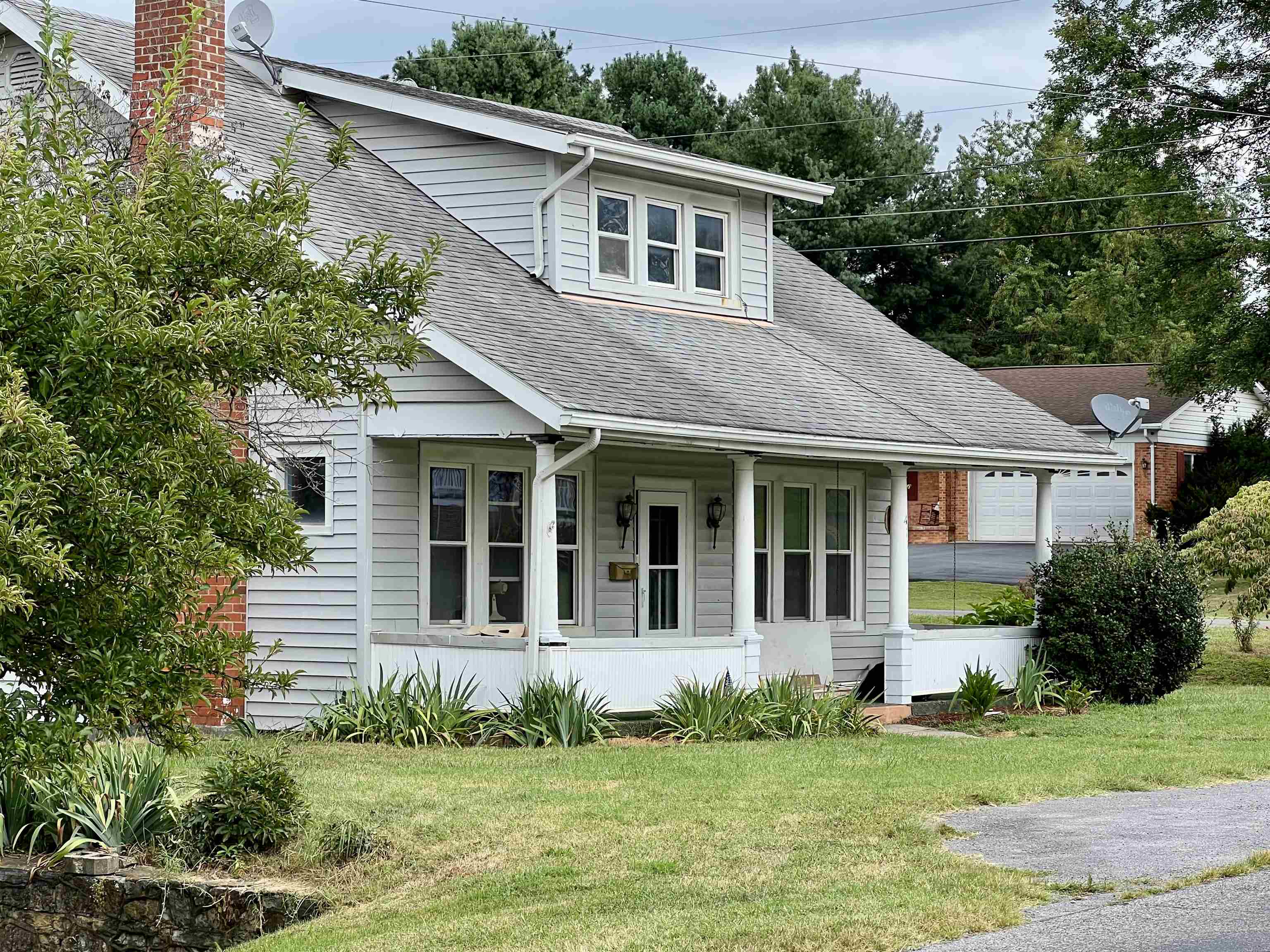 411 SHENANDOAH AVE, SHENANDOAH, Virginia 22849, 3 Bedrooms Bedrooms, ,1 BathroomBathrooms,Residential,411 SHENANDOAH AVE,668256 MLS # 668256