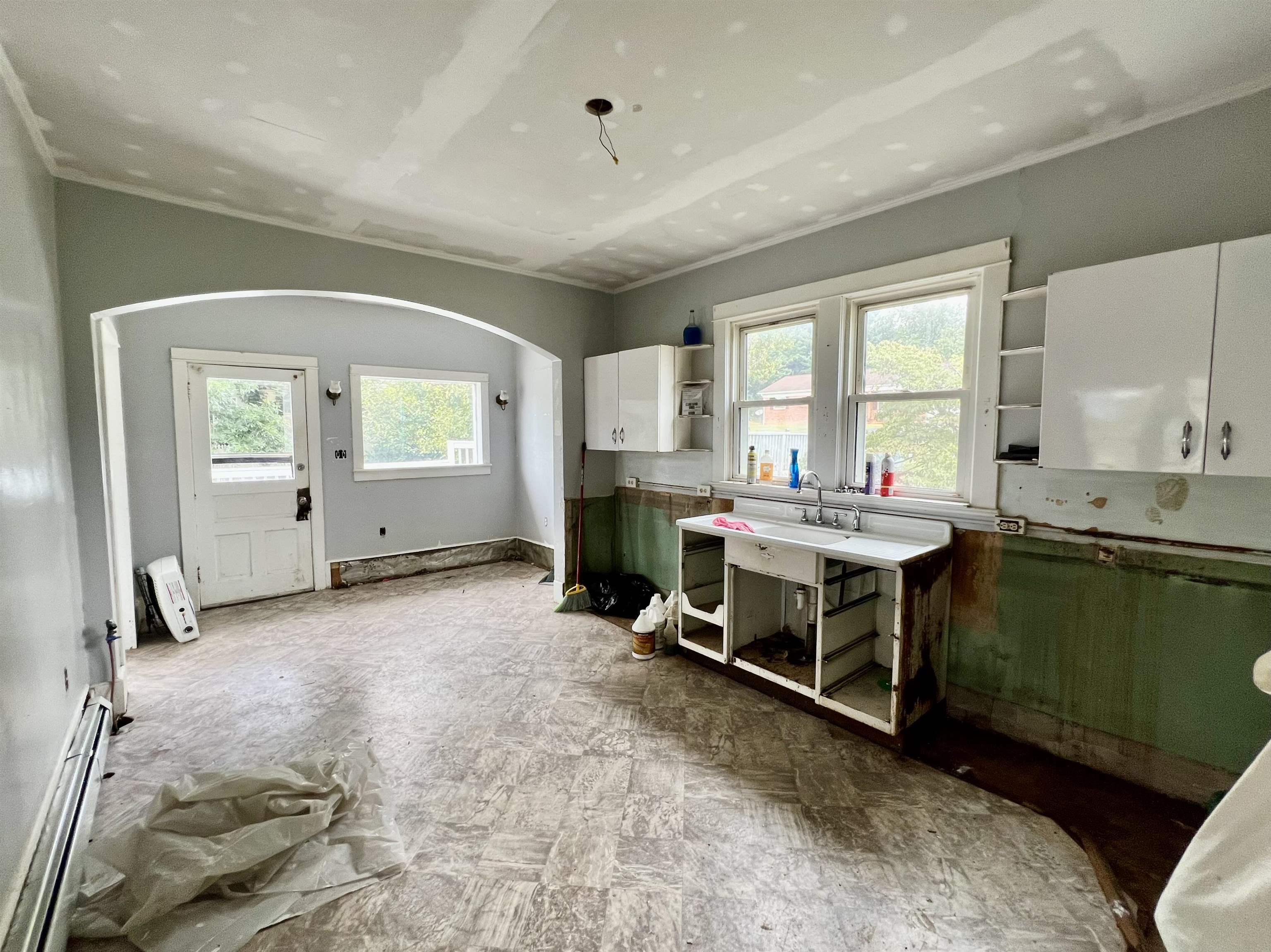 411 SHENANDOAH AVE, SHENANDOAH, Virginia 22849, 3 Bedrooms Bedrooms, ,1 BathroomBathrooms,Residential,411 SHENANDOAH AVE,668256 MLS # 668256