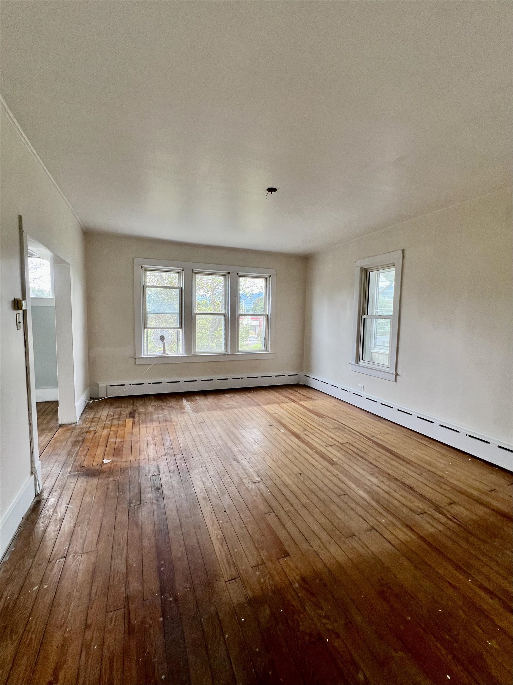 411 SHENANDOAH AVE, SHENANDOAH, Virginia 22849, 3 Bedrooms Bedrooms, ,1 BathroomBathrooms,Residential,411 SHENANDOAH AVE,668256 MLS # 668256