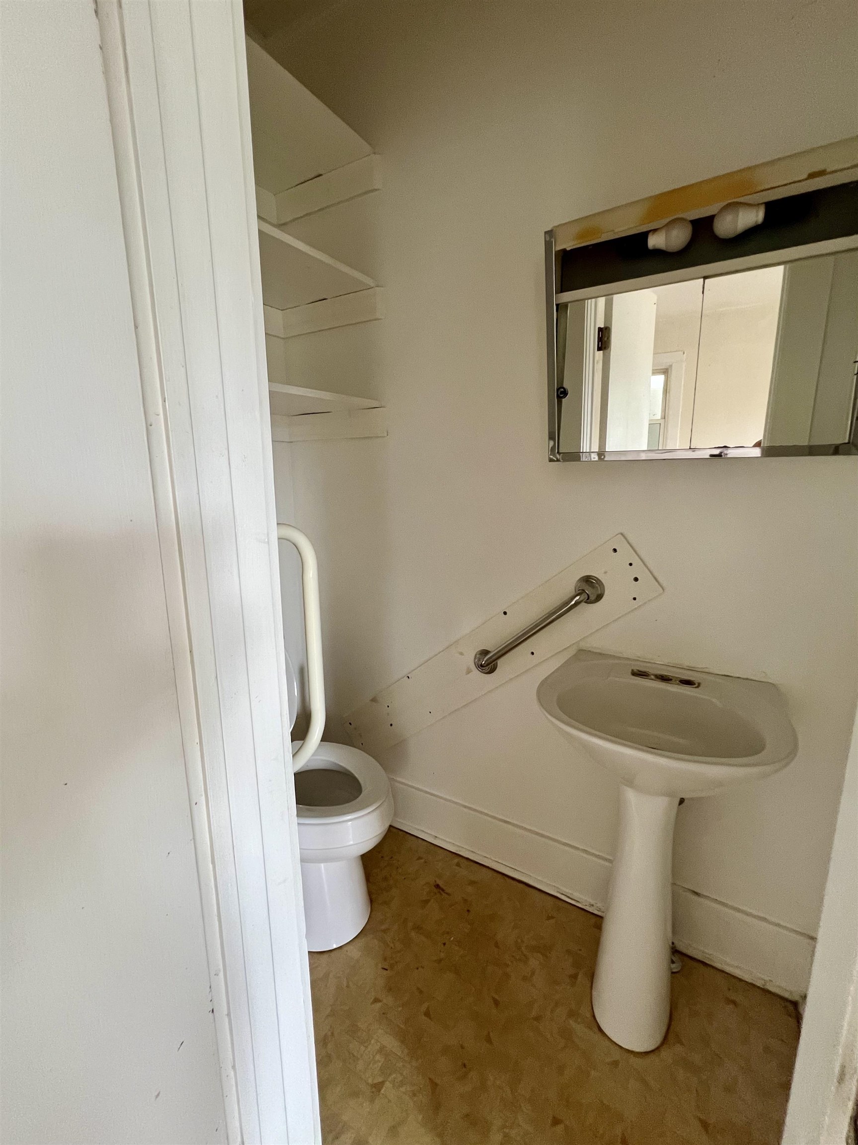 411 SHENANDOAH AVE, SHENANDOAH, Virginia 22849, 3 Bedrooms Bedrooms, ,1 BathroomBathrooms,Residential,411 SHENANDOAH AVE,668256 MLS # 668256