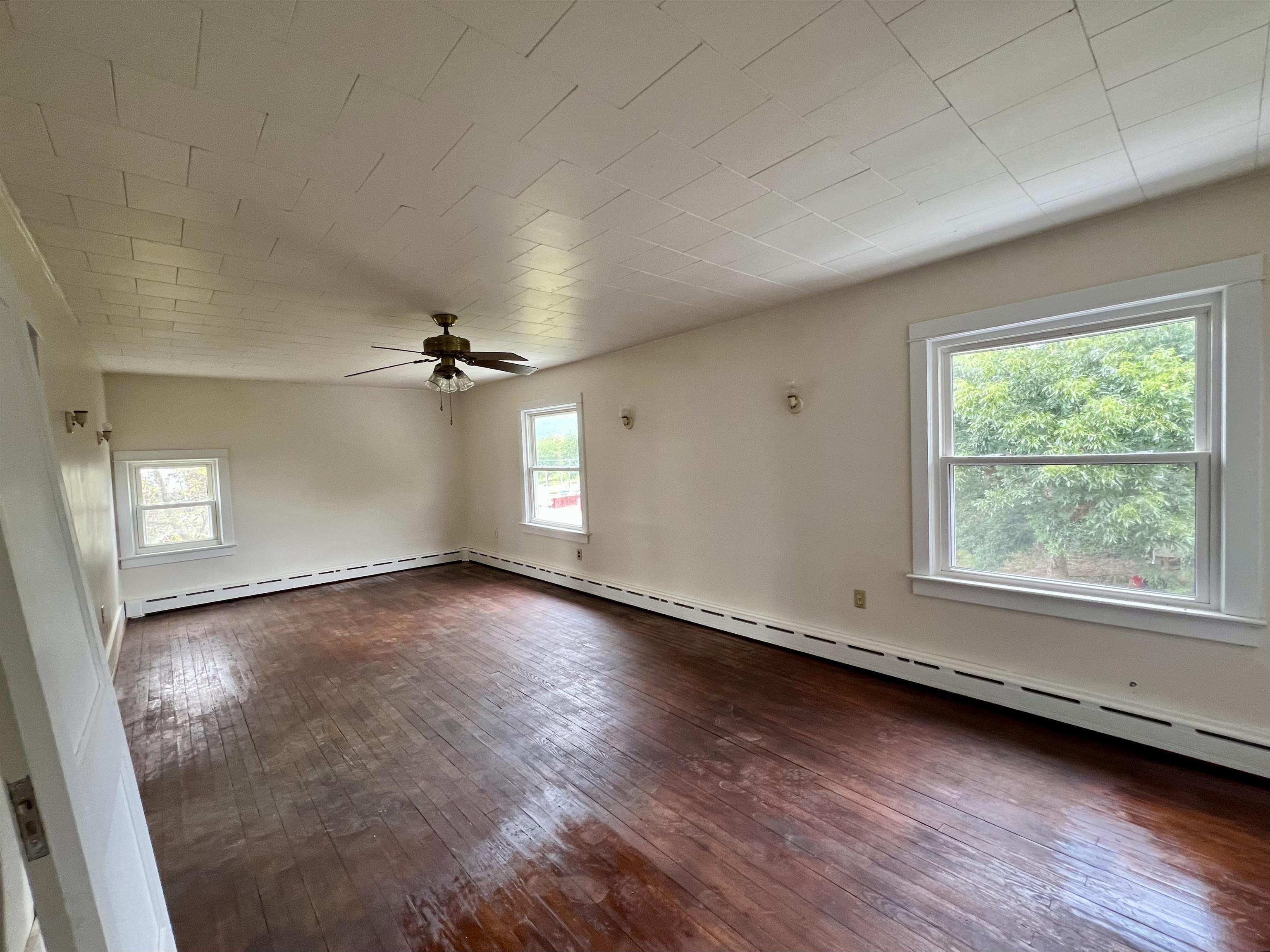 411 SHENANDOAH AVE, SHENANDOAH, Virginia 22849, 3 Bedrooms Bedrooms, ,1 BathroomBathrooms,Residential,411 SHENANDOAH AVE,668256 MLS # 668256