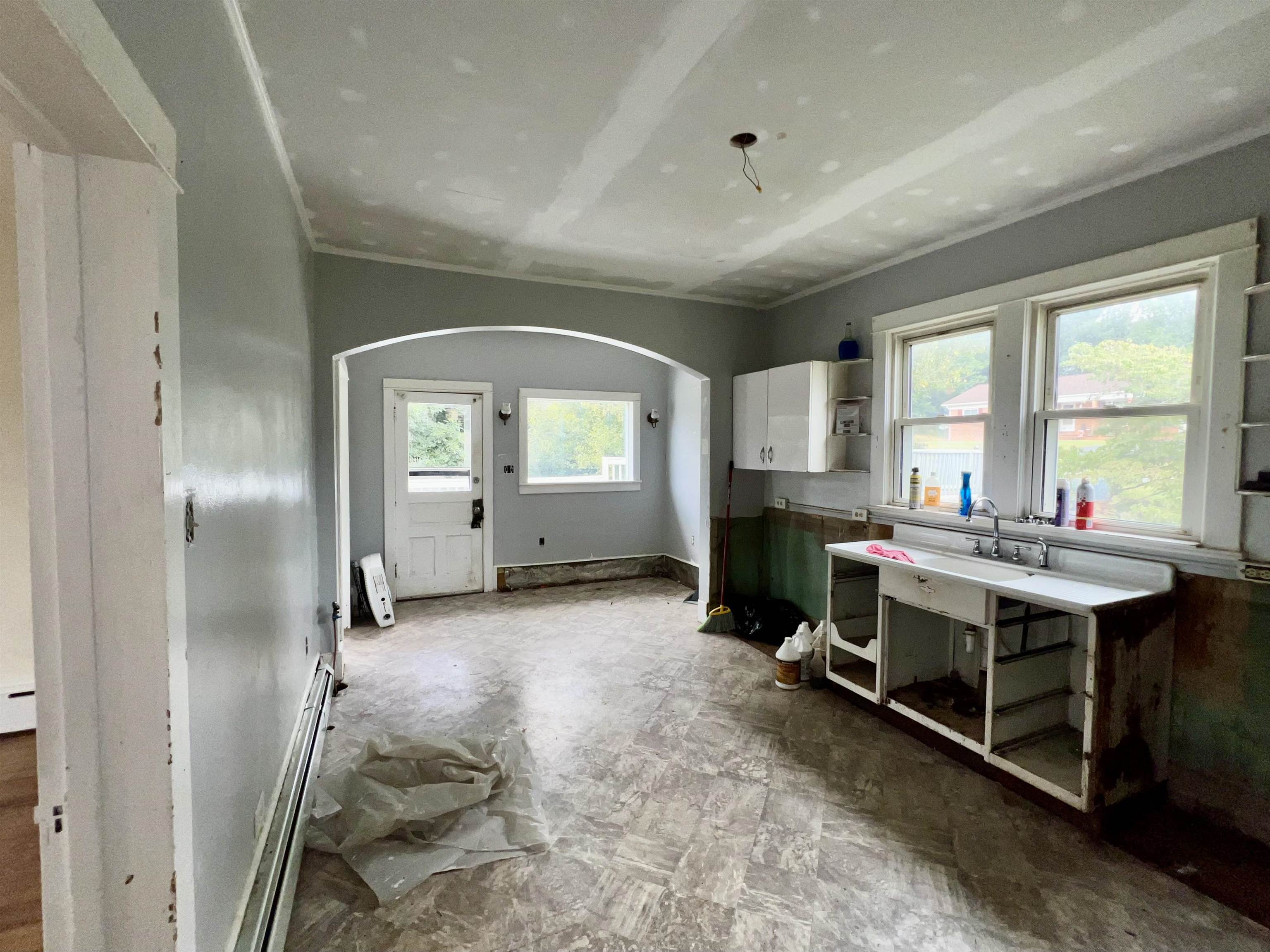 411 SHENANDOAH AVE, SHENANDOAH, Virginia 22849, 3 Bedrooms Bedrooms, ,1 BathroomBathrooms,Residential,411 SHENANDOAH AVE,668256 MLS # 668256