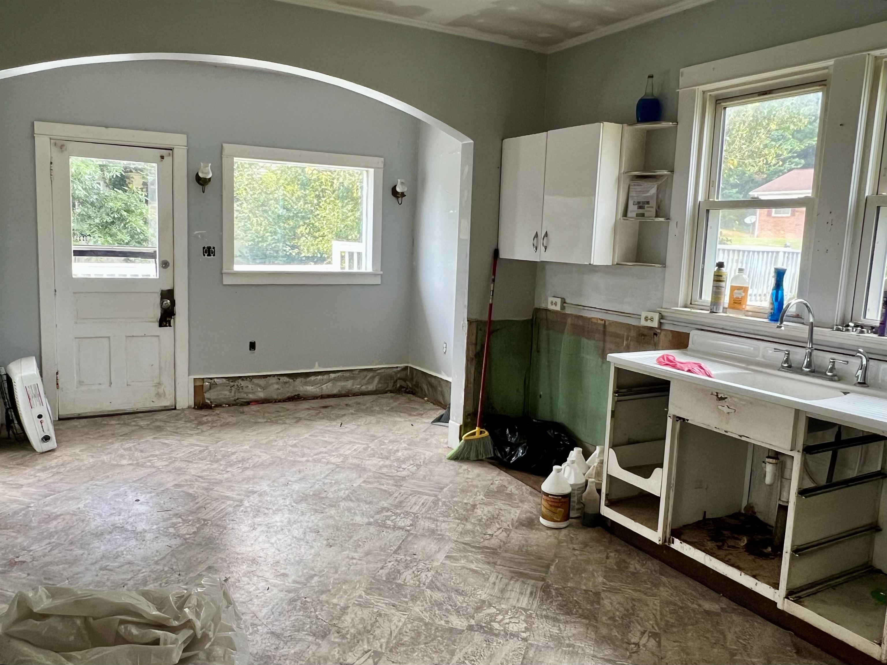 411 SHENANDOAH AVE, SHENANDOAH, Virginia 22849, 3 Bedrooms Bedrooms, ,1 BathroomBathrooms,Residential,411 SHENANDOAH AVE,668256 MLS # 668256