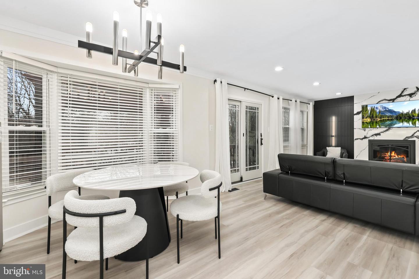 3623 GREAT LAUREL LN, FAIRFAX, Virginia 22033, 5 Bedrooms Bedrooms, ,3 BathroomsBathrooms,Residential,For sale,3623 GREAT LAUREL LN,VAFX2288446 MLS # VAFX2288446