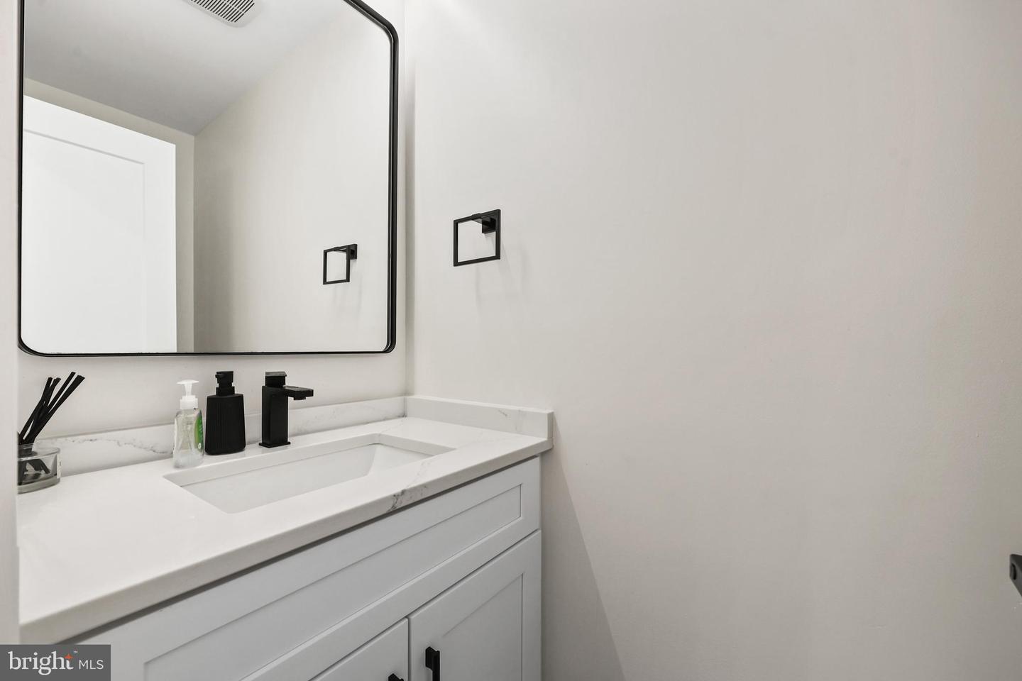 3623 GREAT LAUREL LN, FAIRFAX, Virginia 22033, 5 Bedrooms Bedrooms, ,3 BathroomsBathrooms,Residential,For sale,3623 GREAT LAUREL LN,VAFX2288446 MLS # VAFX2288446