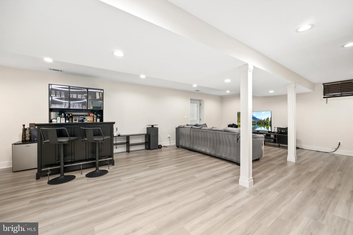 3623 GREAT LAUREL LN, FAIRFAX, Virginia 22033, 5 Bedrooms Bedrooms, ,3 BathroomsBathrooms,Residential,For sale,3623 GREAT LAUREL LN,VAFX2288446 MLS # VAFX2288446