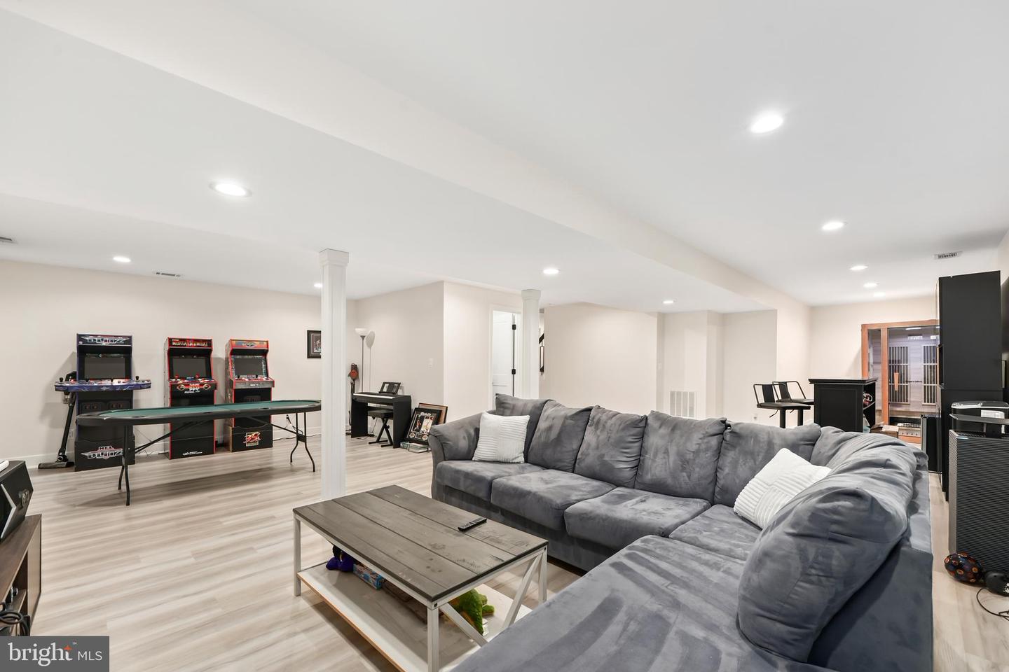 3623 GREAT LAUREL LN, FAIRFAX, Virginia 22033, 5 Bedrooms Bedrooms, ,3 BathroomsBathrooms,Residential,For sale,3623 GREAT LAUREL LN,VAFX2288446 MLS # VAFX2288446