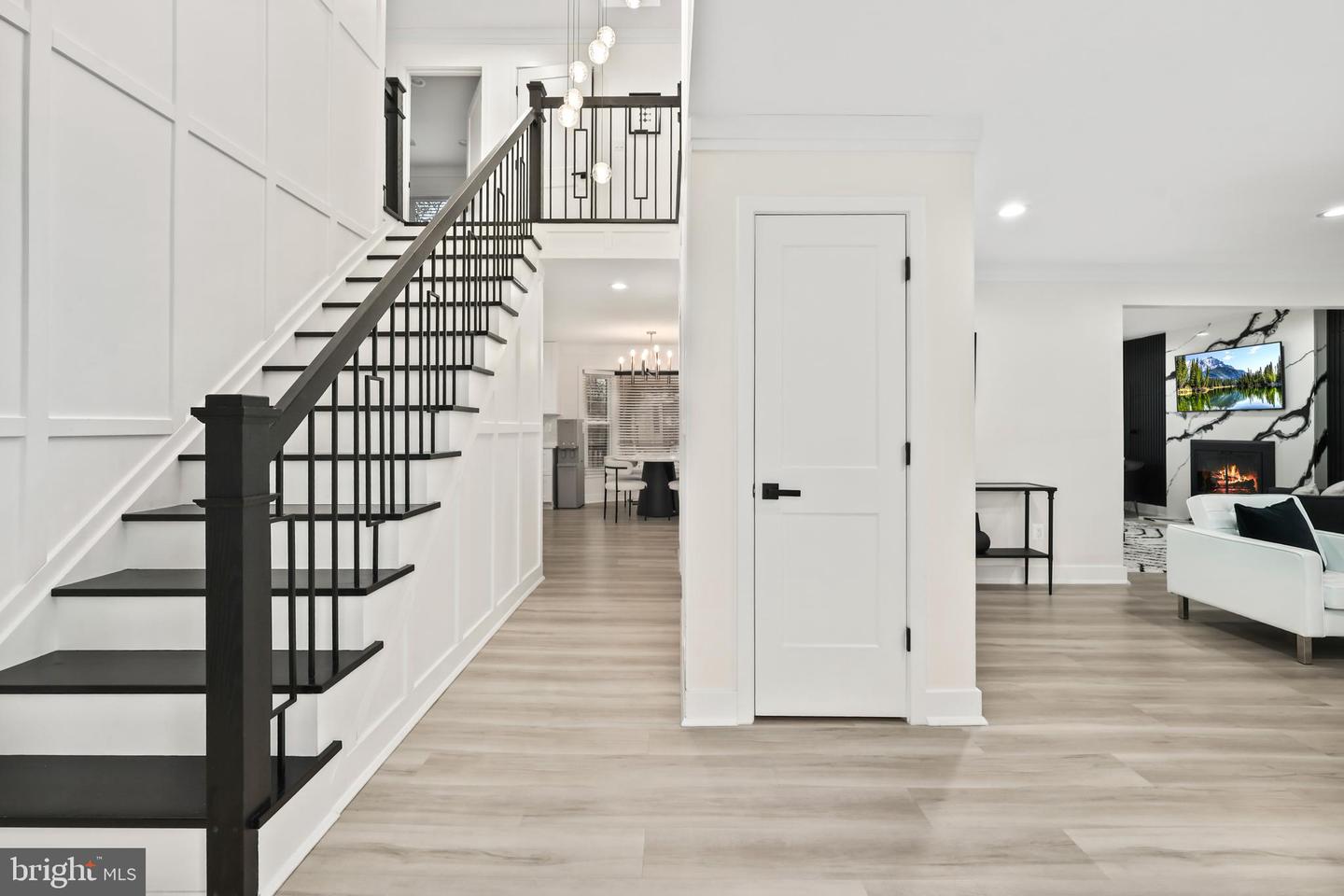 3623 GREAT LAUREL LN, FAIRFAX, Virginia 22033, 5 Bedrooms Bedrooms, ,3 BathroomsBathrooms,Residential,For sale,3623 GREAT LAUREL LN,VAFX2288446 MLS # VAFX2288446