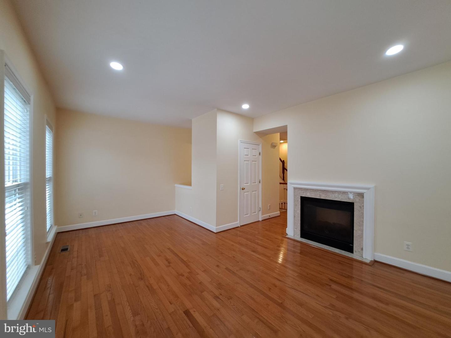 2481 WALNUT ROCKER LN, HERNDON, Virginia 20171, 3 Bedrooms Bedrooms, ,2 BathroomsBathrooms,Residential,For sale,2481 WALNUT ROCKER LN,VAFX2290904 MLS # VAFX2290904