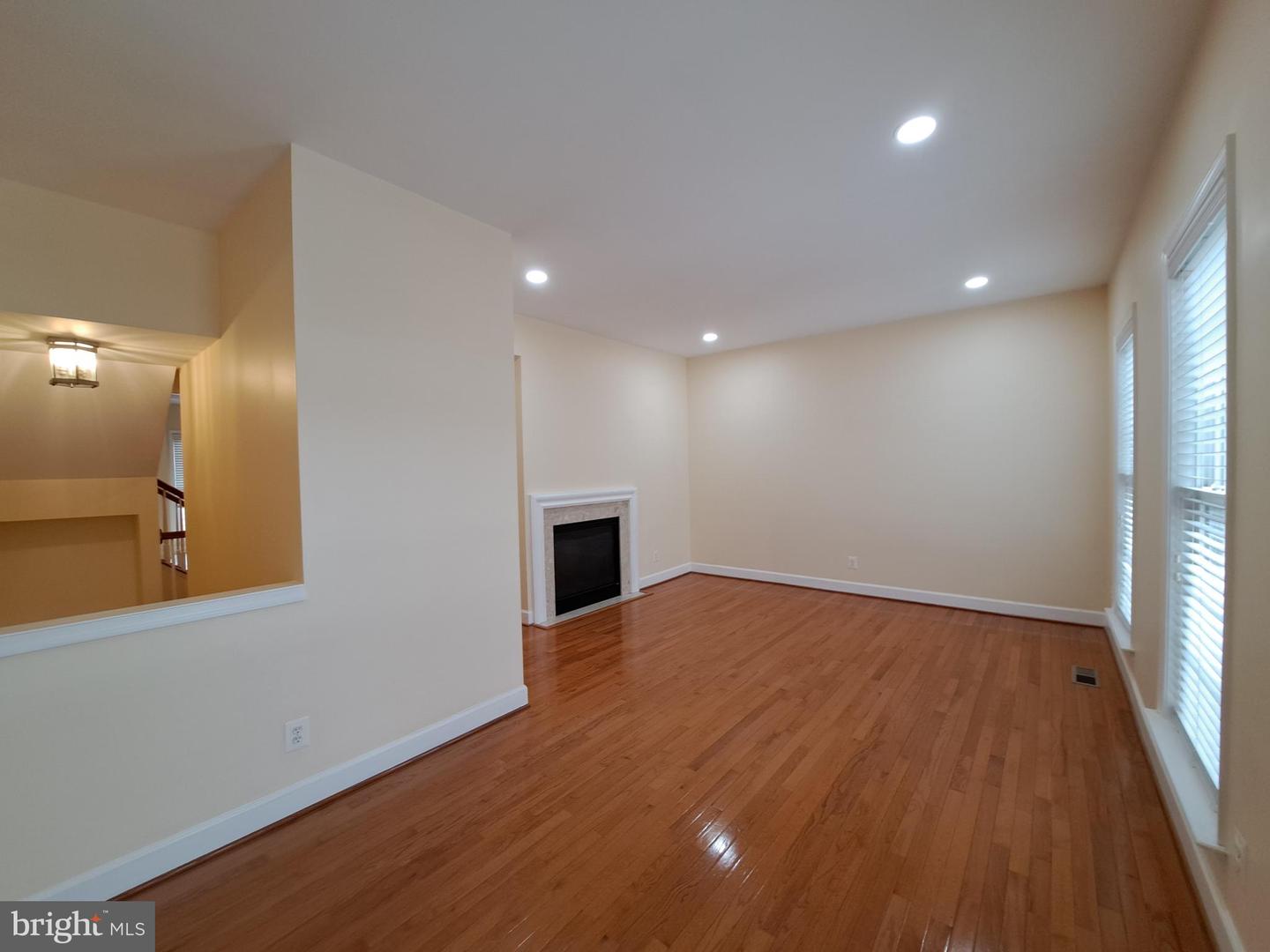 2481 WALNUT ROCKER LN, HERNDON, Virginia 20171, 3 Bedrooms Bedrooms, ,2 BathroomsBathrooms,Residential,For sale,2481 WALNUT ROCKER LN,VAFX2290904 MLS # VAFX2290904