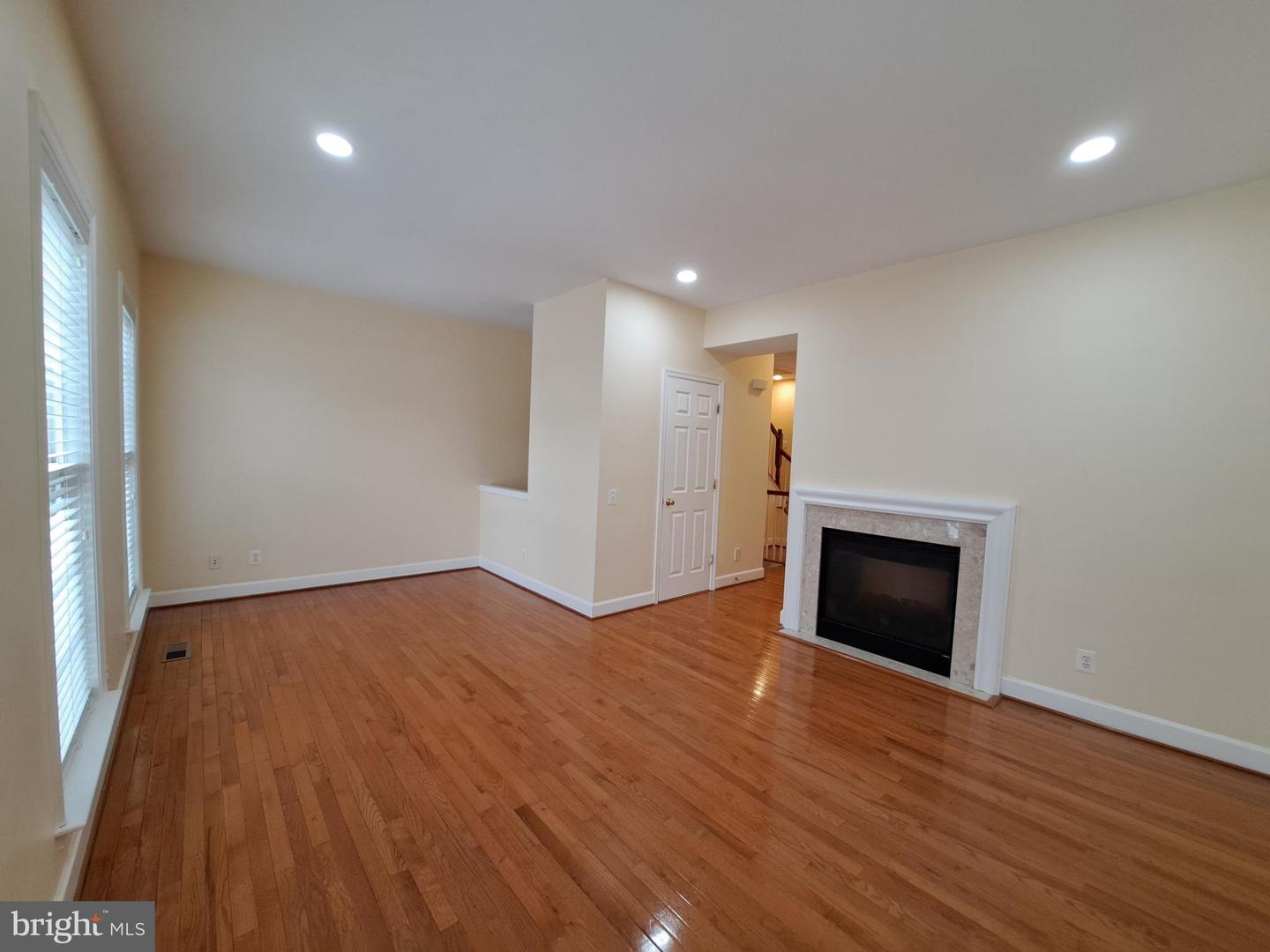 2481 WALNUT ROCKER LN, HERNDON, Virginia 20171, 3 Bedrooms Bedrooms, ,2 BathroomsBathrooms,Residential,For sale,2481 WALNUT ROCKER LN,VAFX2290904 MLS # VAFX2290904