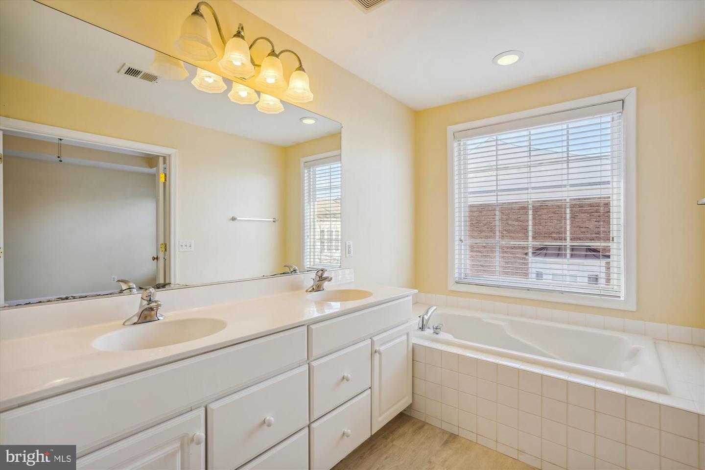 2481 WALNUT ROCKER LN, HERNDON, Virginia 20171, 3 Bedrooms Bedrooms, ,2 BathroomsBathrooms,Residential,For sale,2481 WALNUT ROCKER LN,VAFX2290904 MLS # VAFX2290904