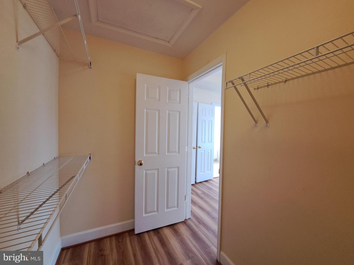 2481 WALNUT ROCKER LN, HERNDON, Virginia 20171, 3 Bedrooms Bedrooms, ,2 BathroomsBathrooms,Residential,For sale,2481 WALNUT ROCKER LN,VAFX2290904 MLS # VAFX2290904