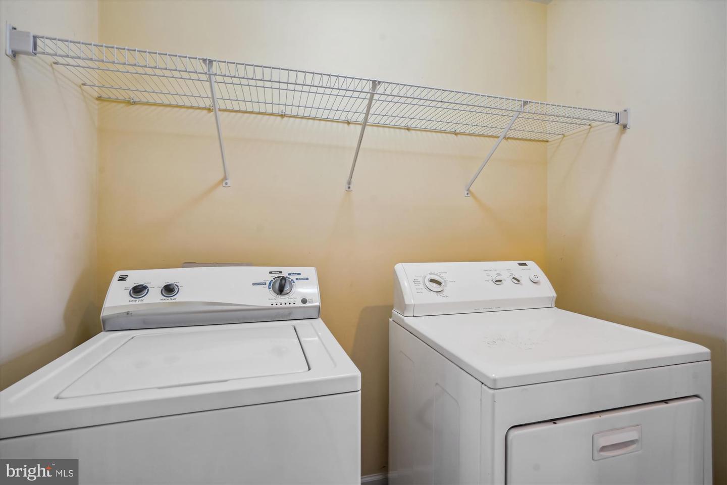 2481 WALNUT ROCKER LN, HERNDON, Virginia 20171, 3 Bedrooms Bedrooms, ,2 BathroomsBathrooms,Residential,For sale,2481 WALNUT ROCKER LN,VAFX2290904 MLS # VAFX2290904