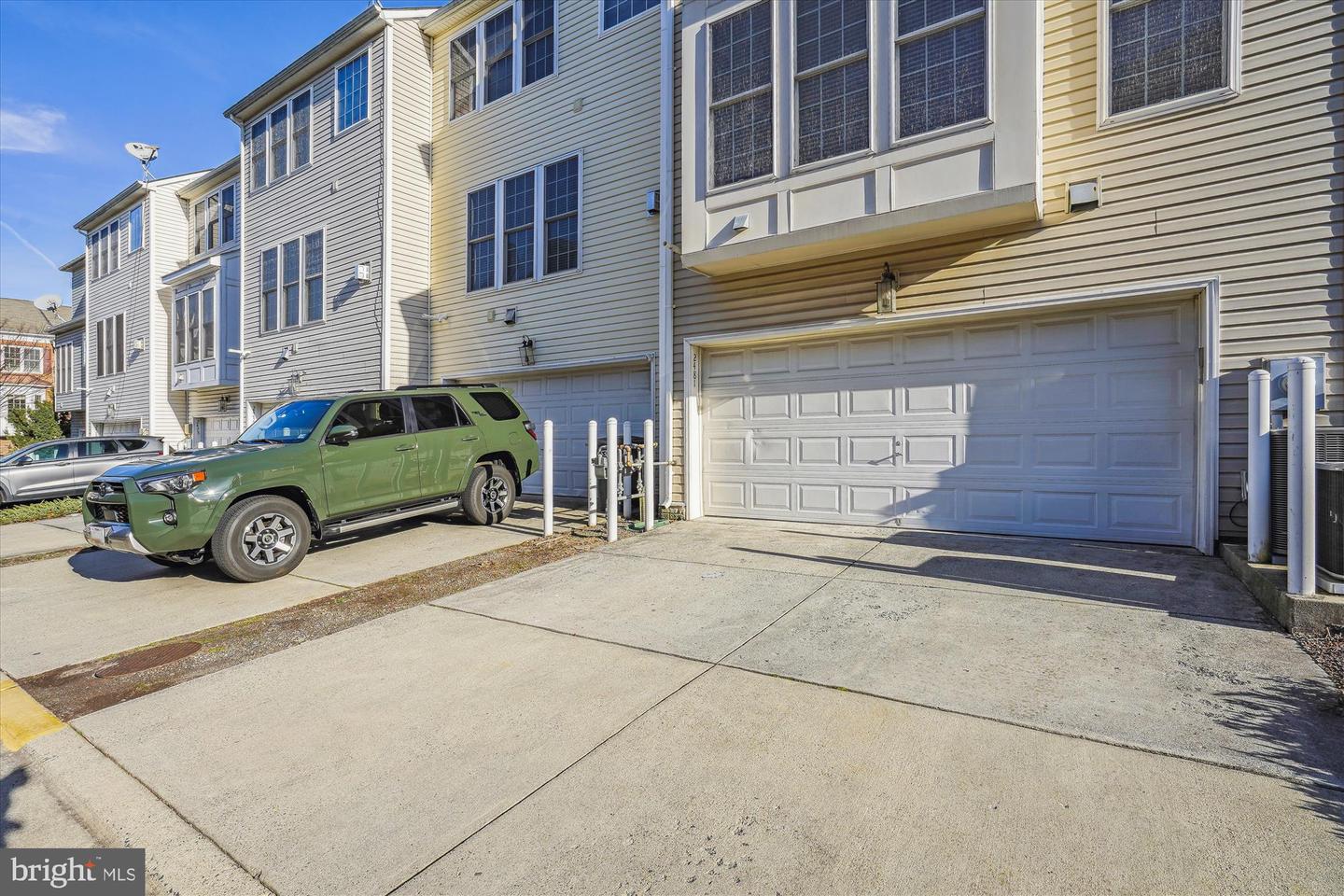 2481 WALNUT ROCKER LN, HERNDON, Virginia 20171, 3 Bedrooms Bedrooms, ,2 BathroomsBathrooms,Residential,For sale,2481 WALNUT ROCKER LN,VAFX2290904 MLS # VAFX2290904