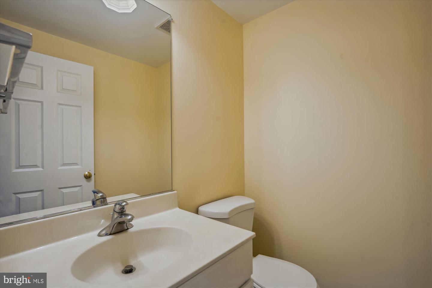 2481 WALNUT ROCKER LN, HERNDON, Virginia 20171, 3 Bedrooms Bedrooms, ,2 BathroomsBathrooms,Residential,For sale,2481 WALNUT ROCKER LN,VAFX2290904 MLS # VAFX2290904