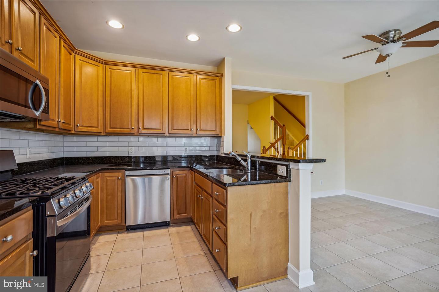 2481 WALNUT ROCKER LN, HERNDON, Virginia 20171, 3 Bedrooms Bedrooms, ,2 BathroomsBathrooms,Residential,For sale,2481 WALNUT ROCKER LN,VAFX2290904 MLS # VAFX2290904